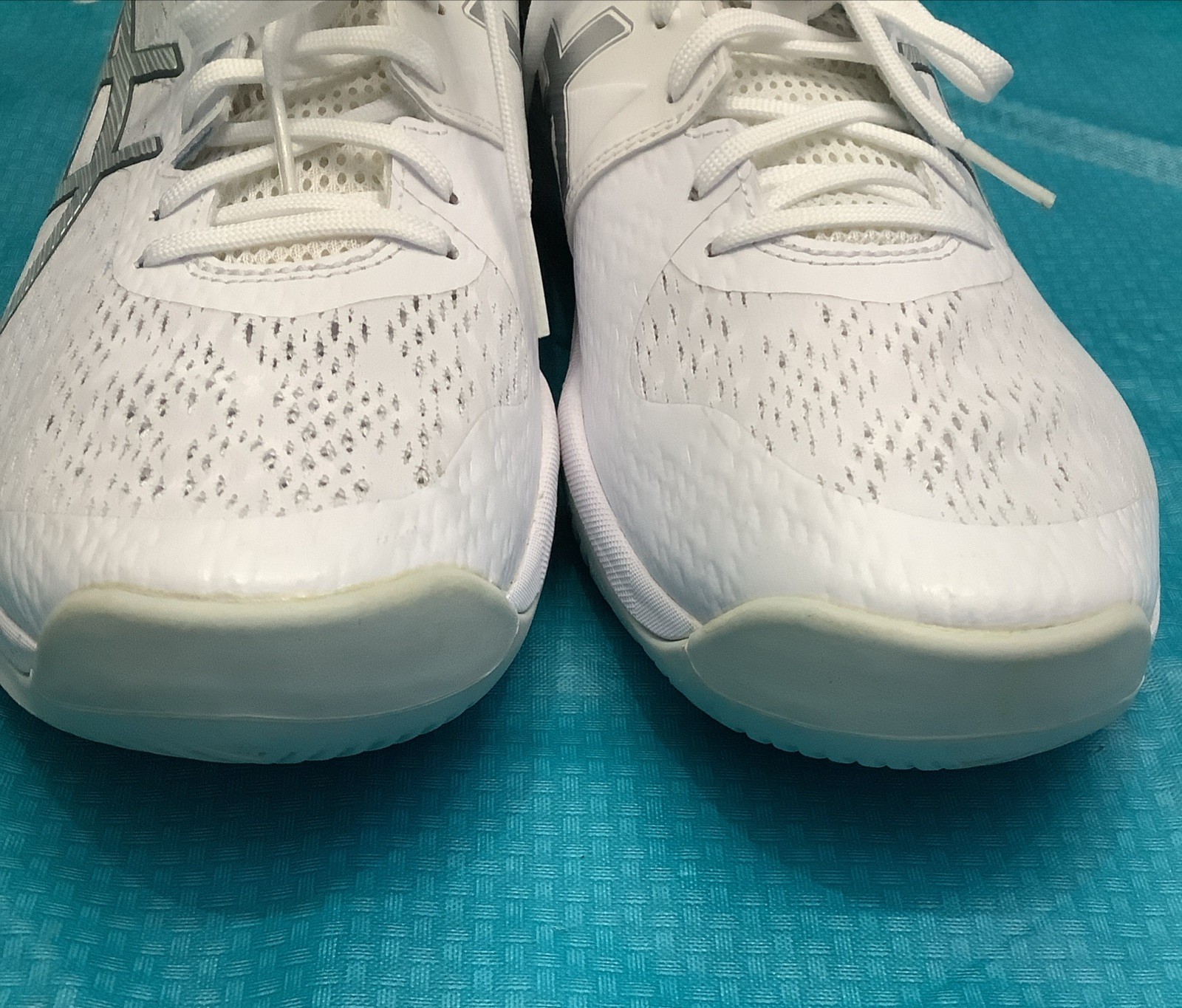 ASICS Sky Elite FF 1052A024 White Silver Volleyball Shoes Athletic Rare Men’s 14