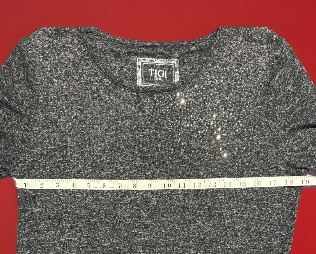 Ladies, “Tigi” , Grey with diamanté, 3/4 Sleeve Top, UK 10/12 (Loose fit)