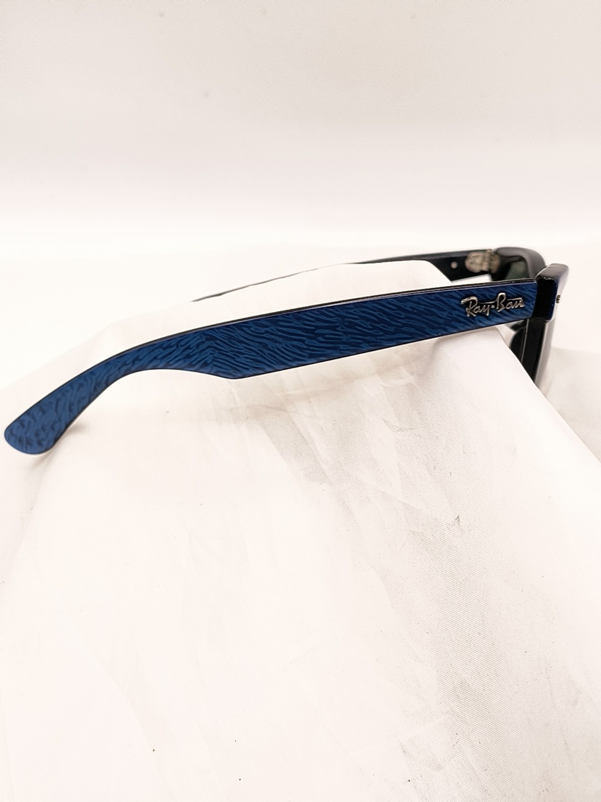 These are vintage B&L Ray-Ban L1723 Wayfarer sunglasses