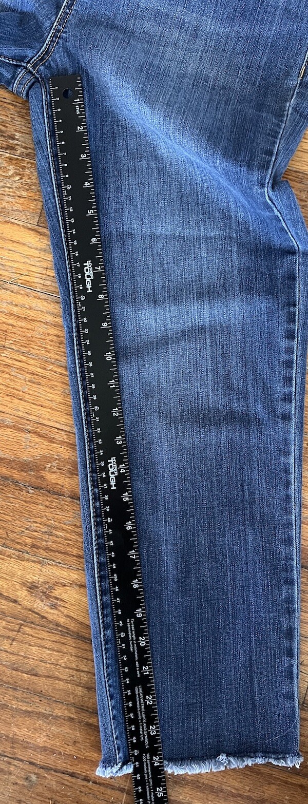 Seven7 Women’s Tower Crop Jeans Size 8 High Rise Straight Raw Hem Fray Stretch