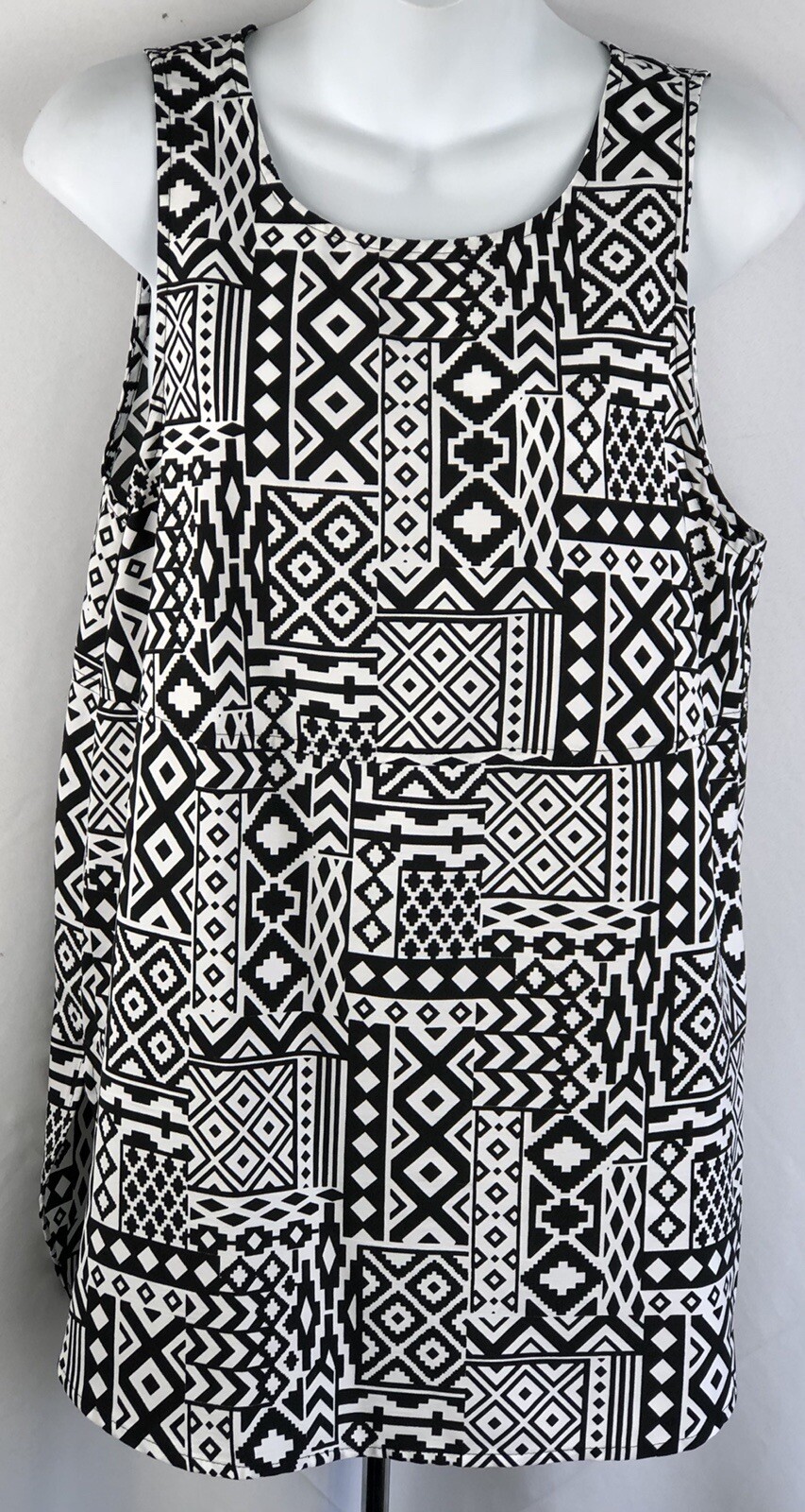 Faded Glory sleeveless silky Tank top M Blk/Wht Aztec Pleated Retro Boho Y2K