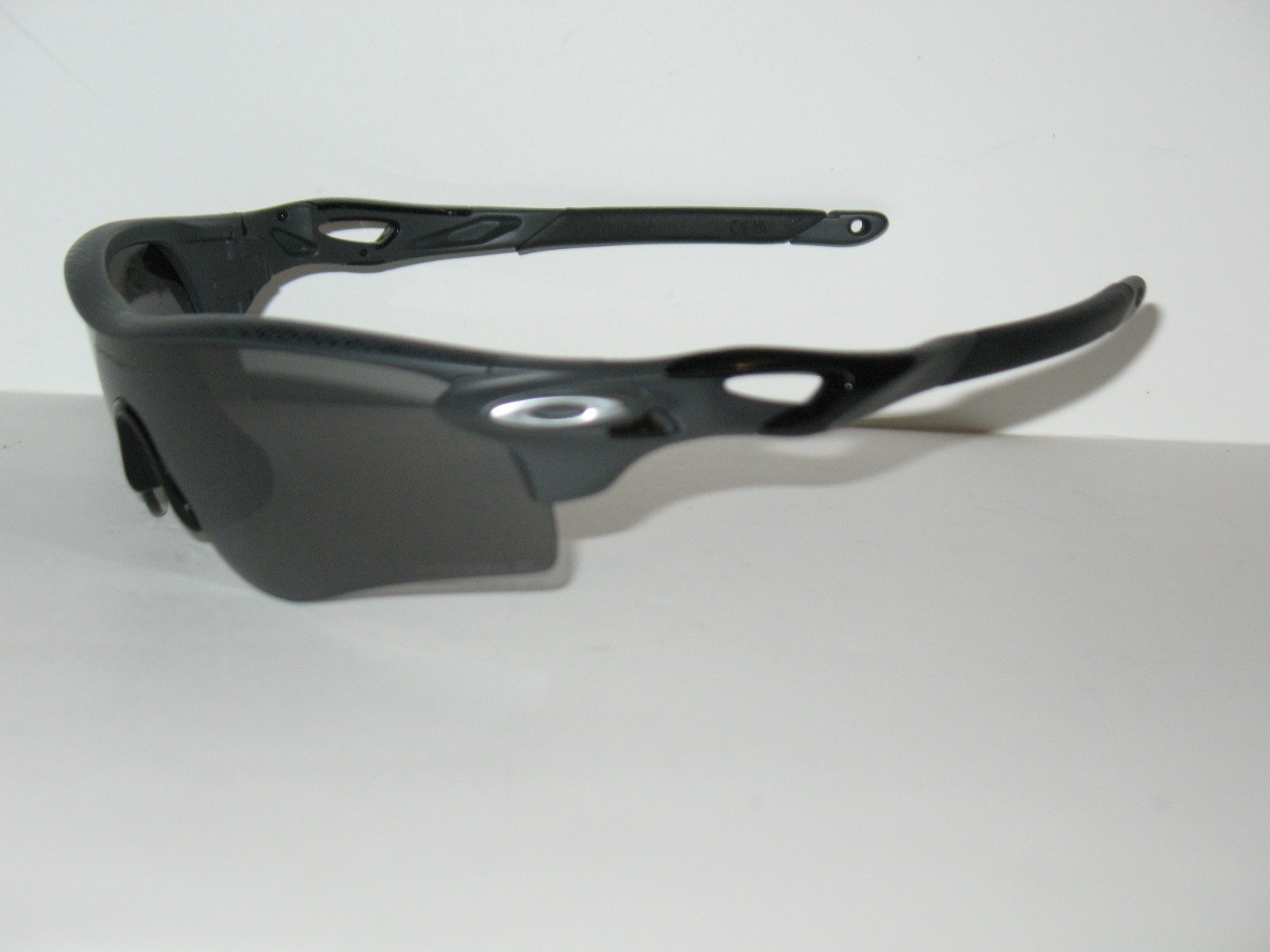 Oakley RADARLOCK High Resolution Carbon Frame Prizm Black Polarized Sunglasses