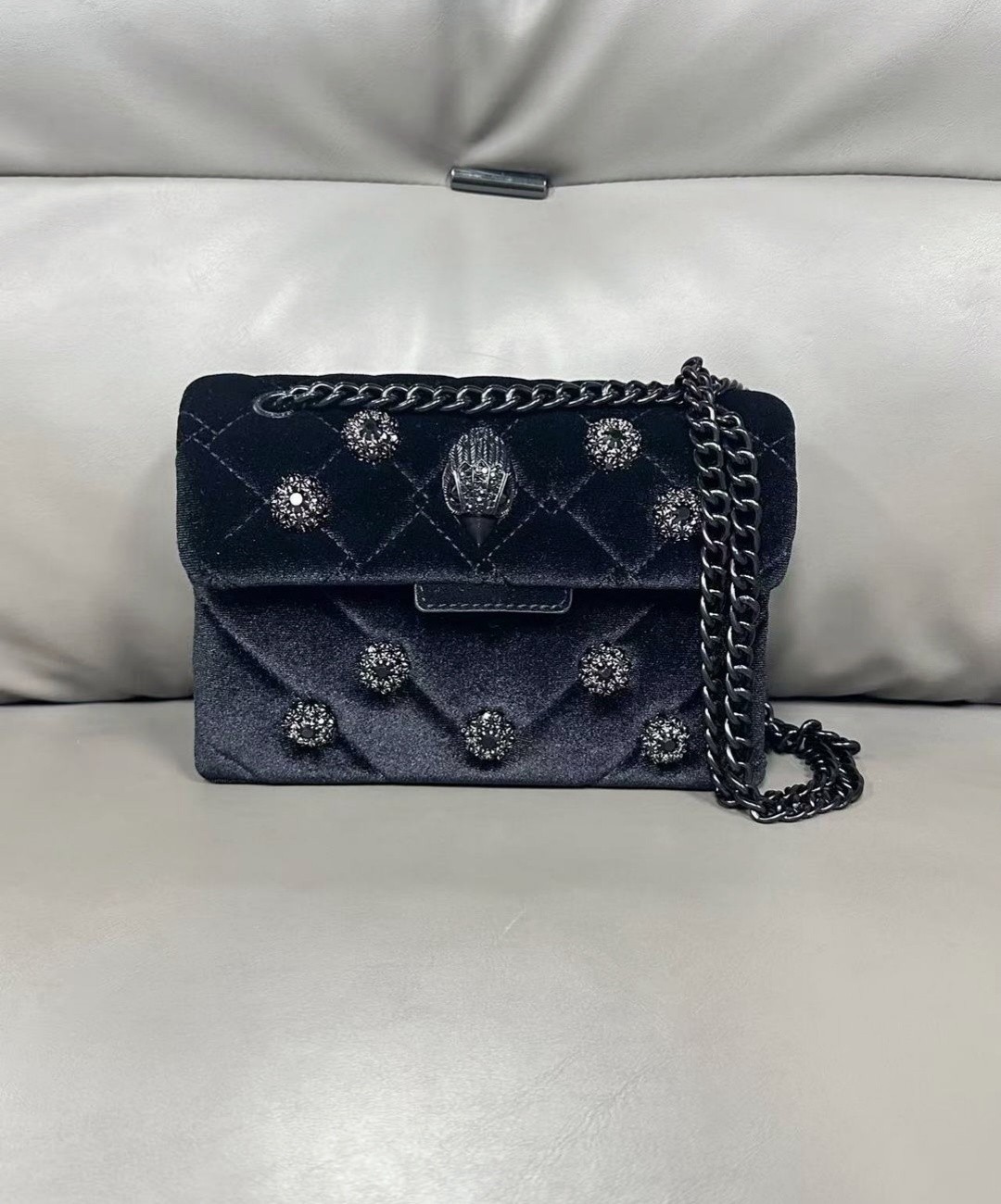 Kurt Geiger London Black Velvet Quilted Crossbody Silver Flower Eagle 20×8×15 cm
