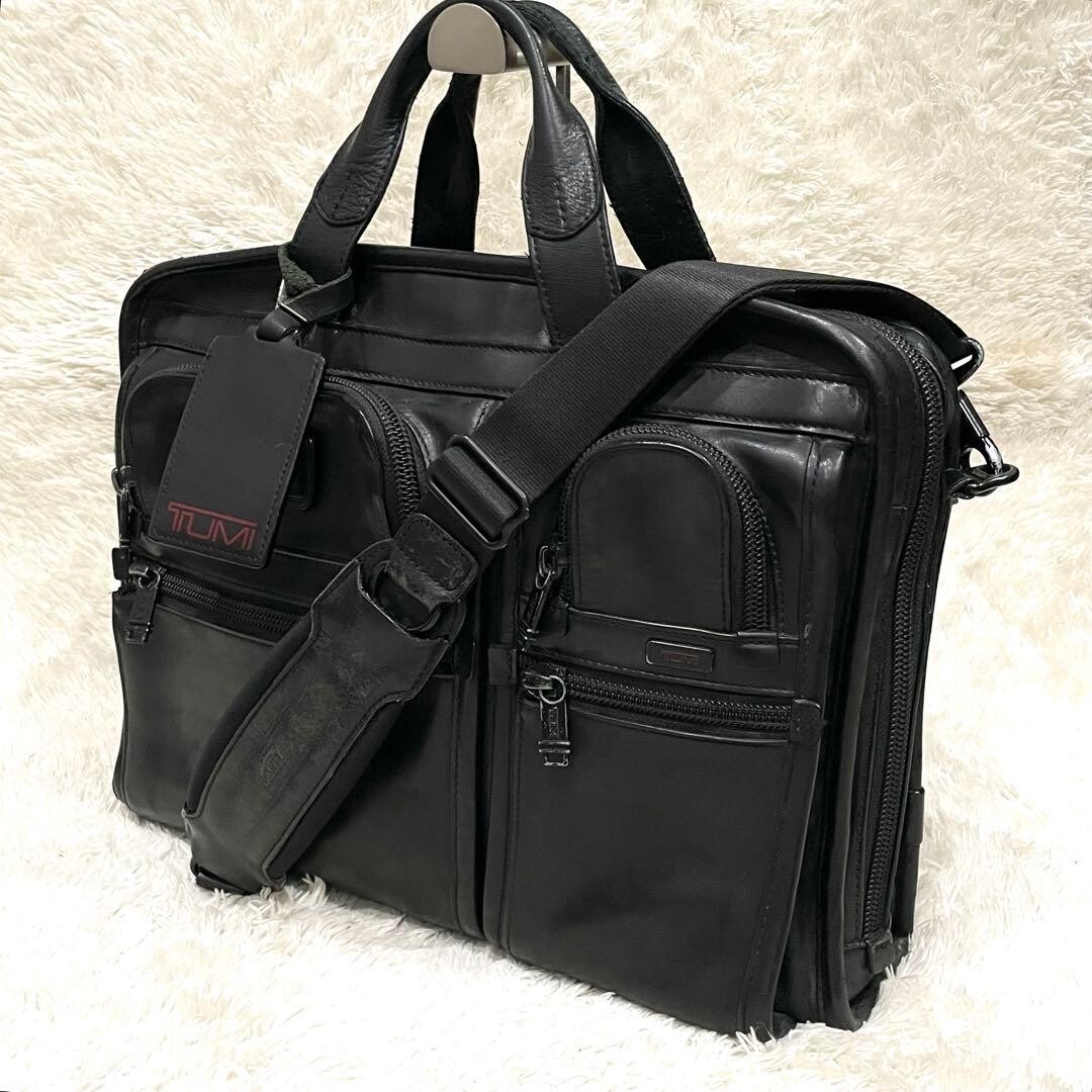 TUMI Alpha 2-Way Leather Briefcase Black Expandable Carry On 96108DH