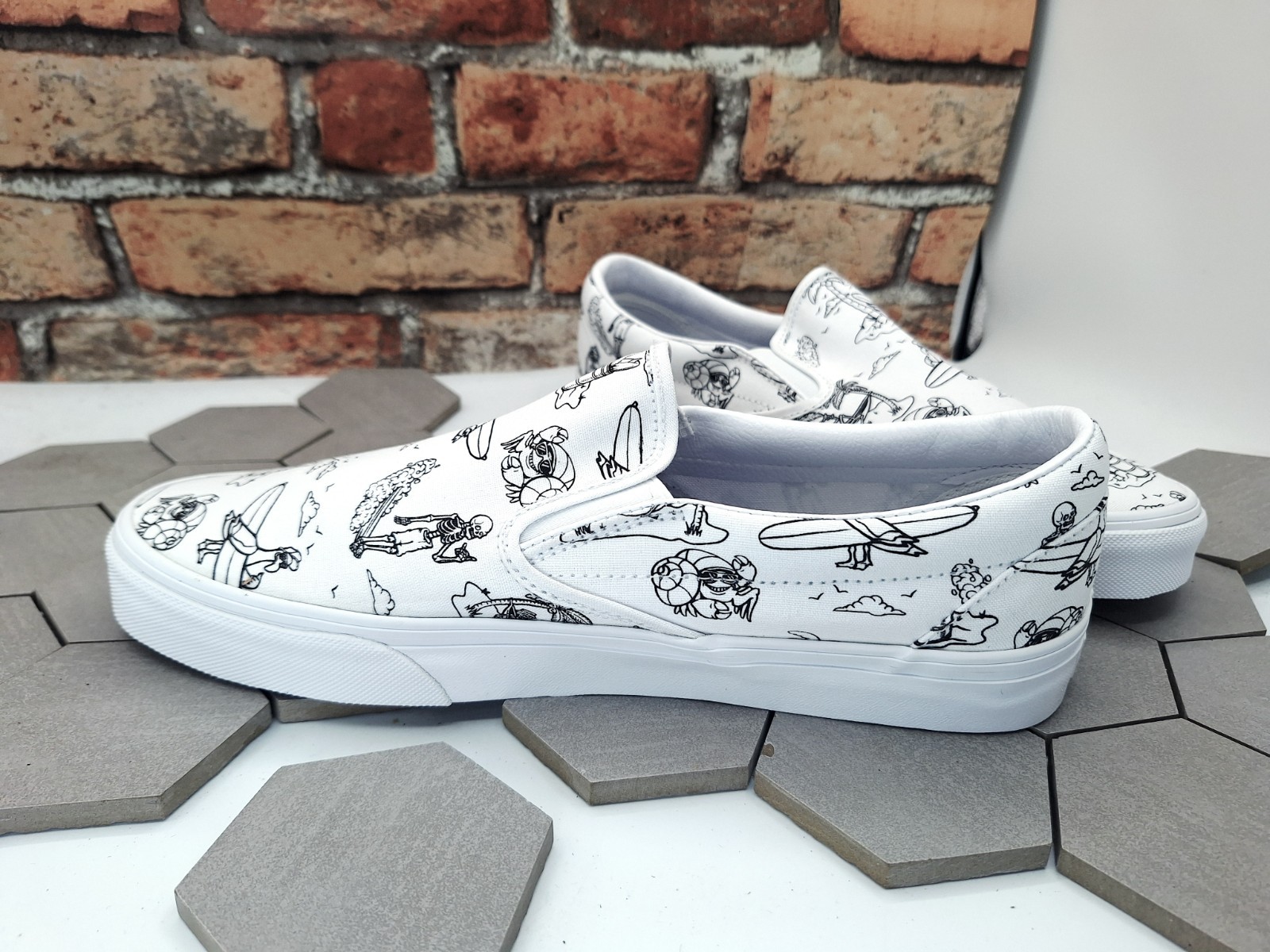 Vans Classic SlipOn Low Tide True White Beach Graphic Skater Surf Shoe Men Sz 11