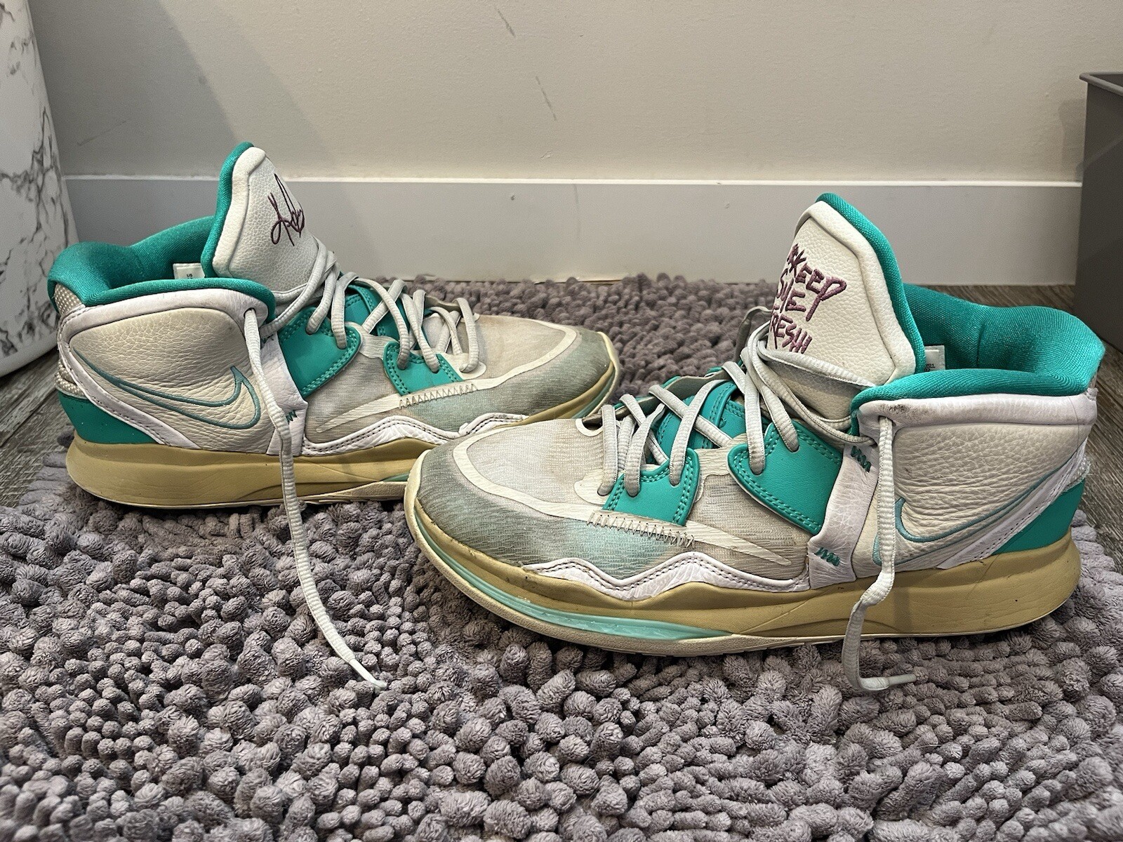 Size 10 – Nike Sue Bird x Kyrie Infinity Golden Tribute