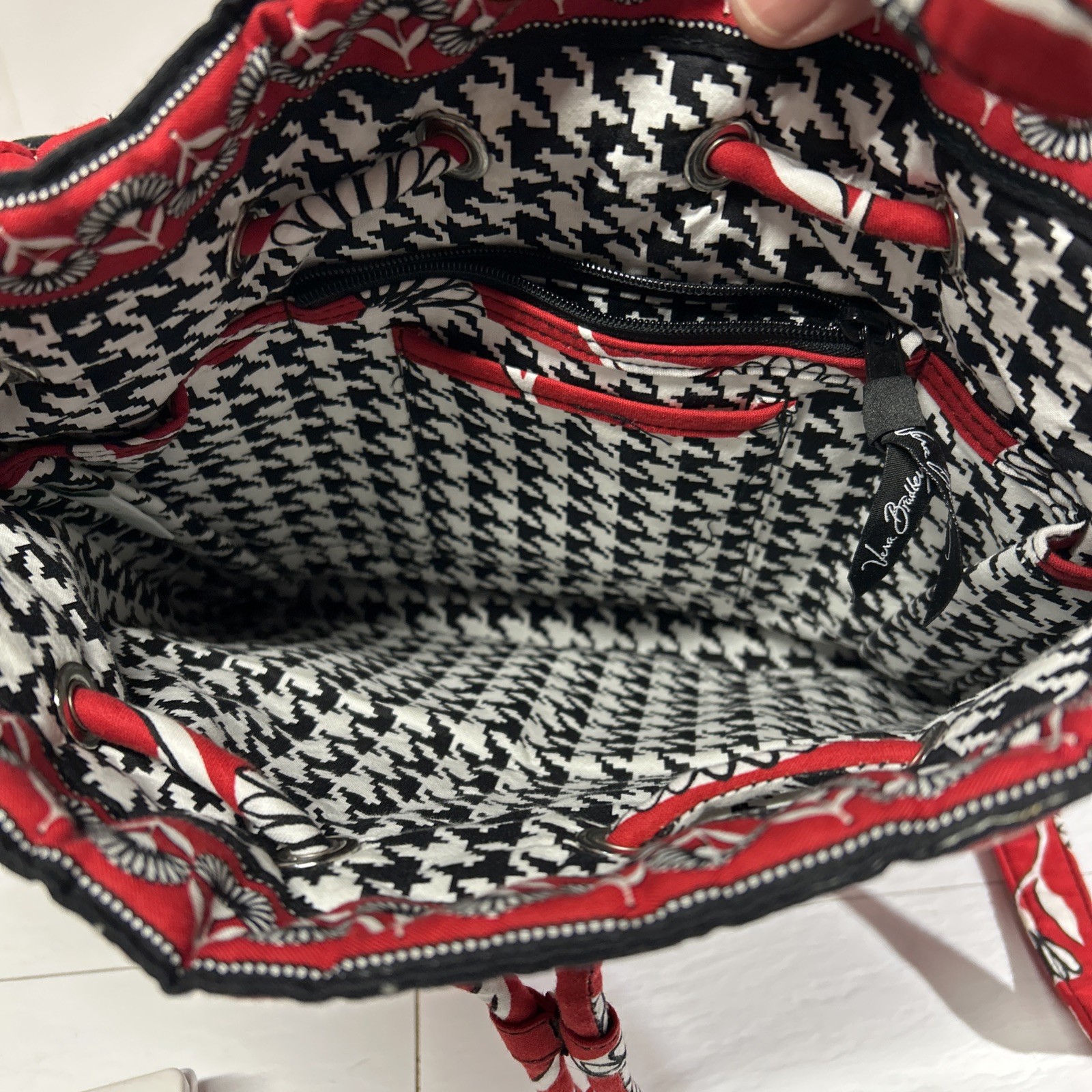Vera Bradley Deco Daisy Hobo Drawstring Bag Cinch Top- Adjustable Shoulder Strap