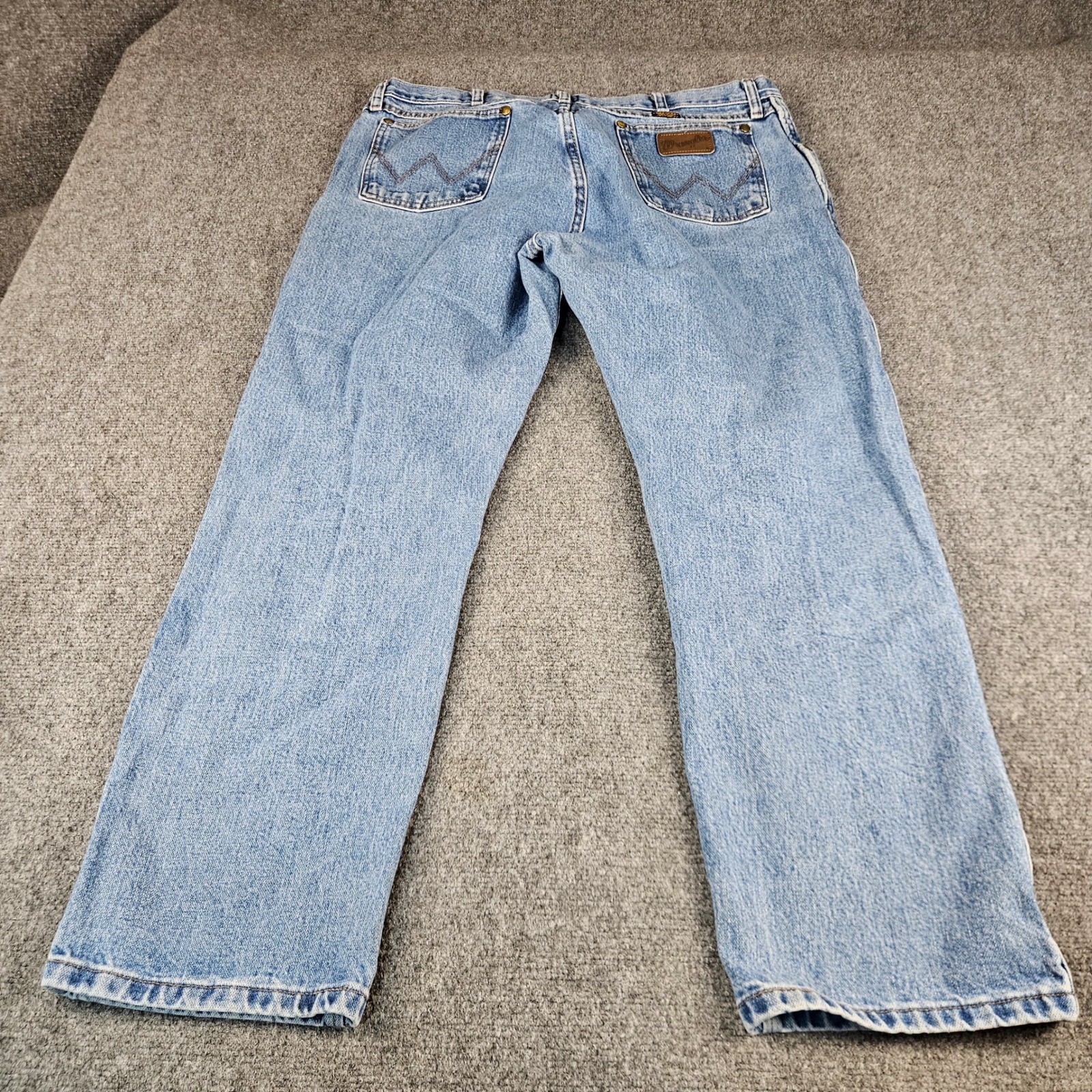 Wrangler 47MWZ Regular Fit Premium Performance Cowboy Cut Jeans Light Wash 38×30