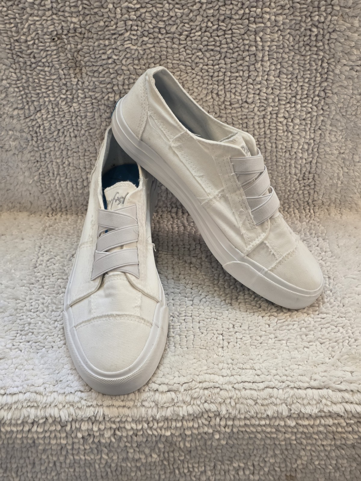 Blowfish Malibu Distressed Fringe White Womens 8.5 Slip On Sneakers Casual NEW