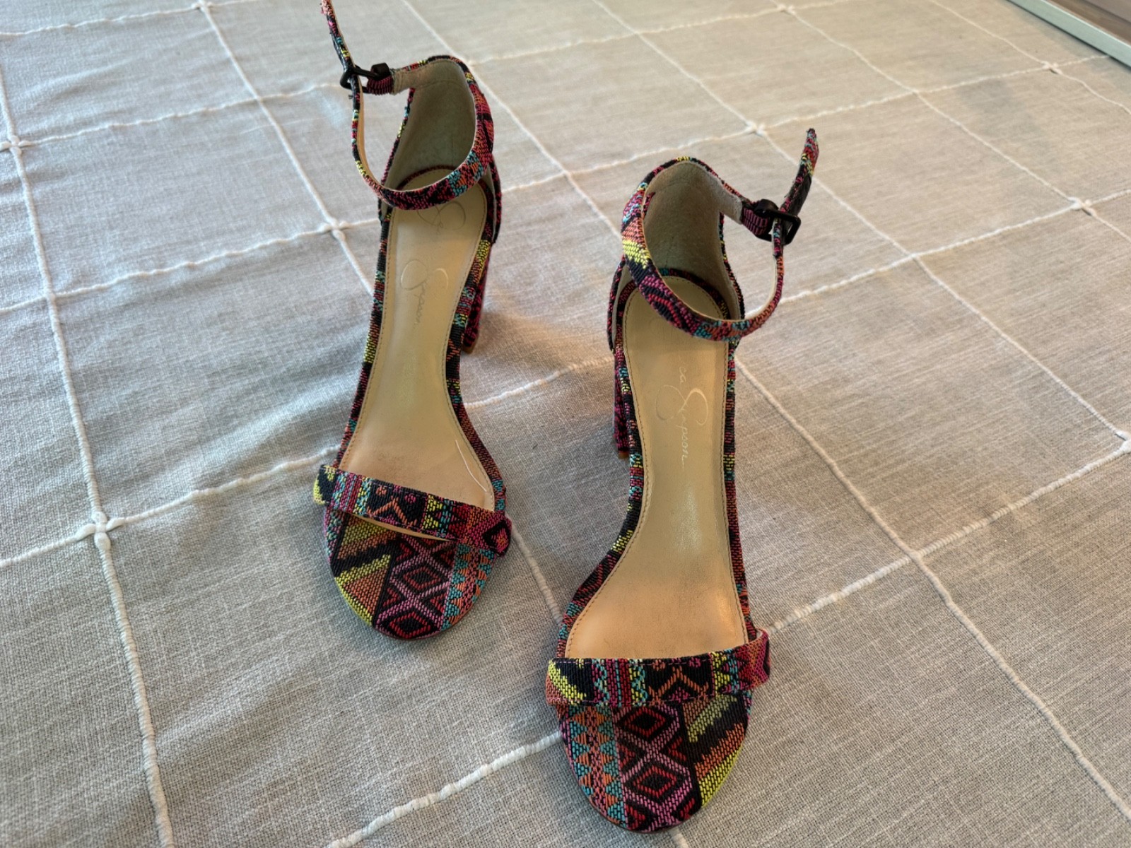 Jessica Simpson Monroe Aztec Tribal Print High Heels Sz. 7.5