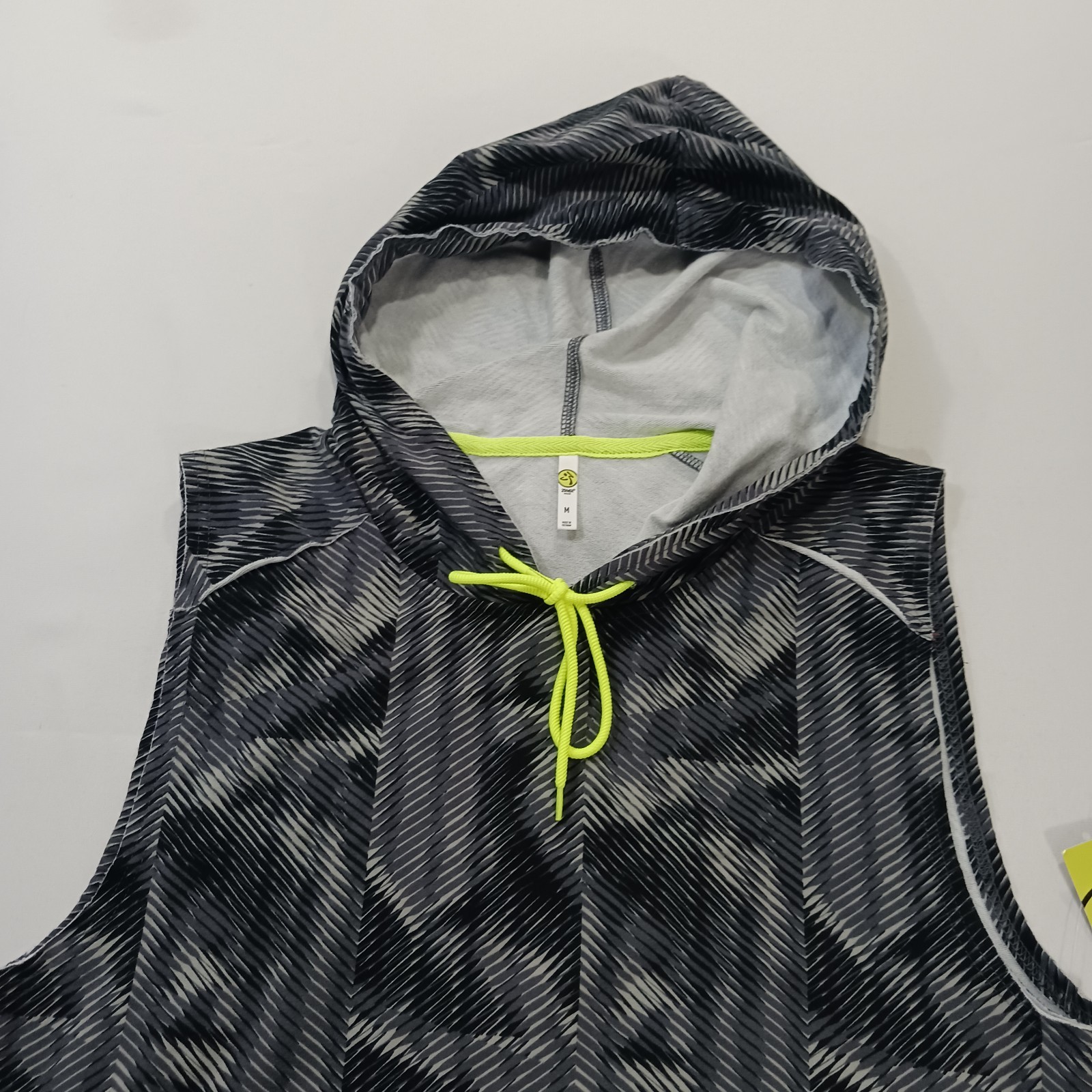 Zumba Wear Mr Right Z2T00259 Men’s Gray Surged Sleeveless Pullover Hoodie Medium