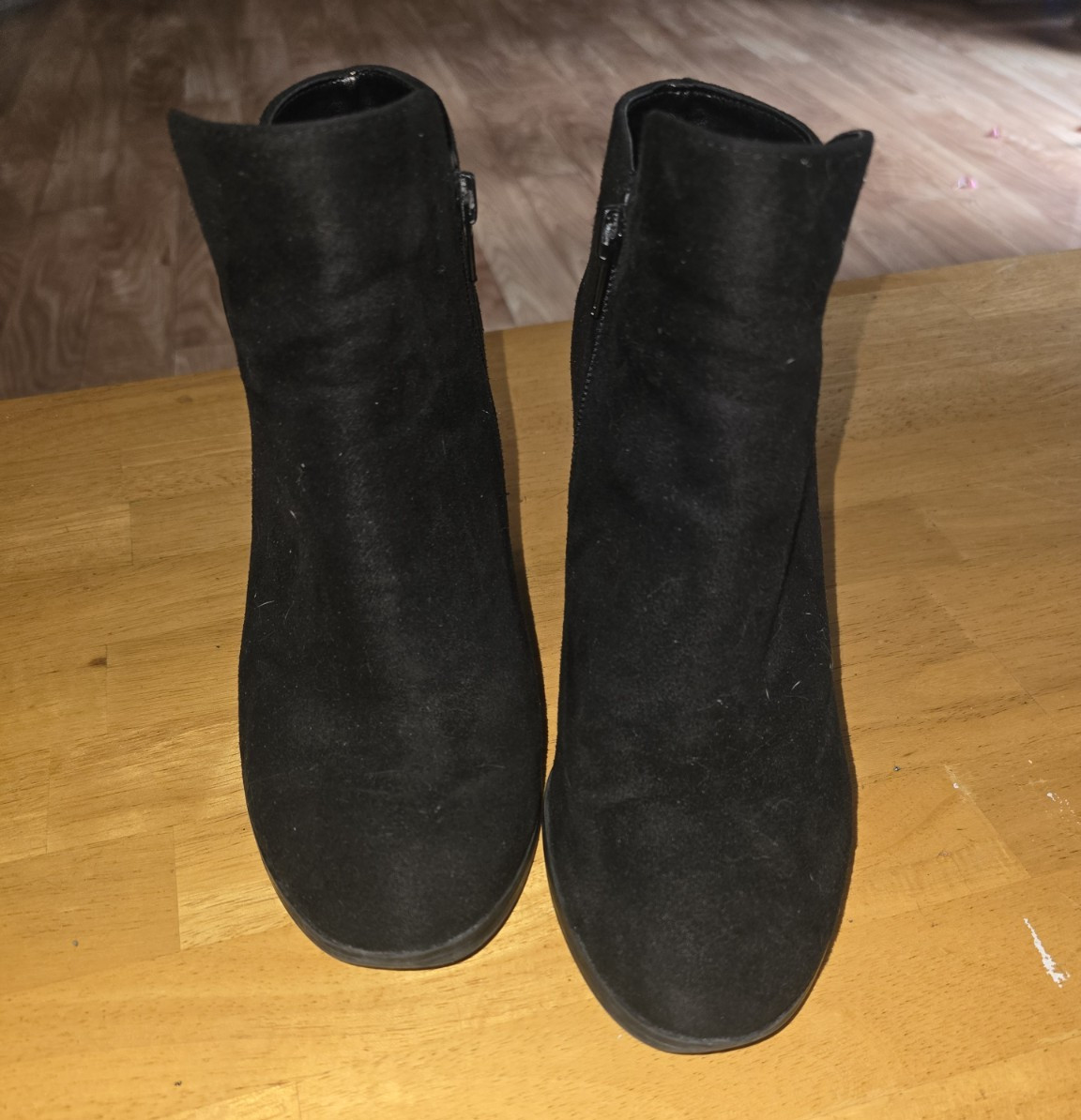 Women’s Black Suede Ankle Bootie Round Toe Zip Wedge Style US 8.5