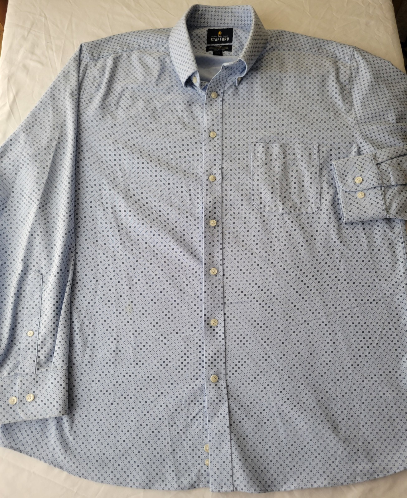 Stafford Travel Blue Diamond Button Down Oxford Shirt Size 17.5 36/37