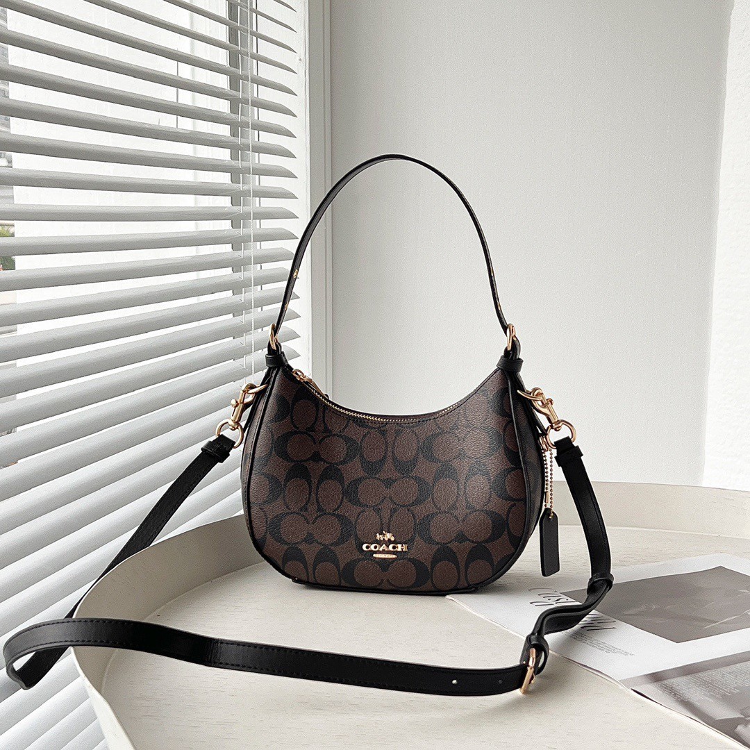 Coach Vintage underarm bag, half moon shape C7257- Fashionable Crossbody Bag