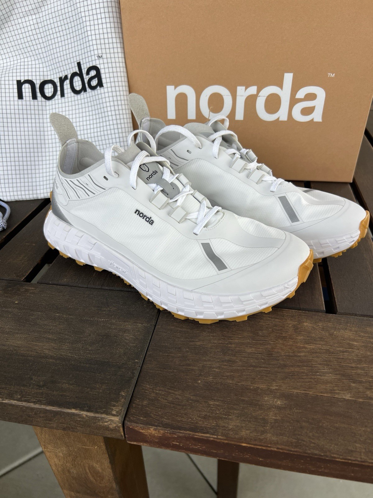 norda 001 Men’s Lace-Up Low Top Athletic Sneaker White/Gray/Gum Rubber US 11