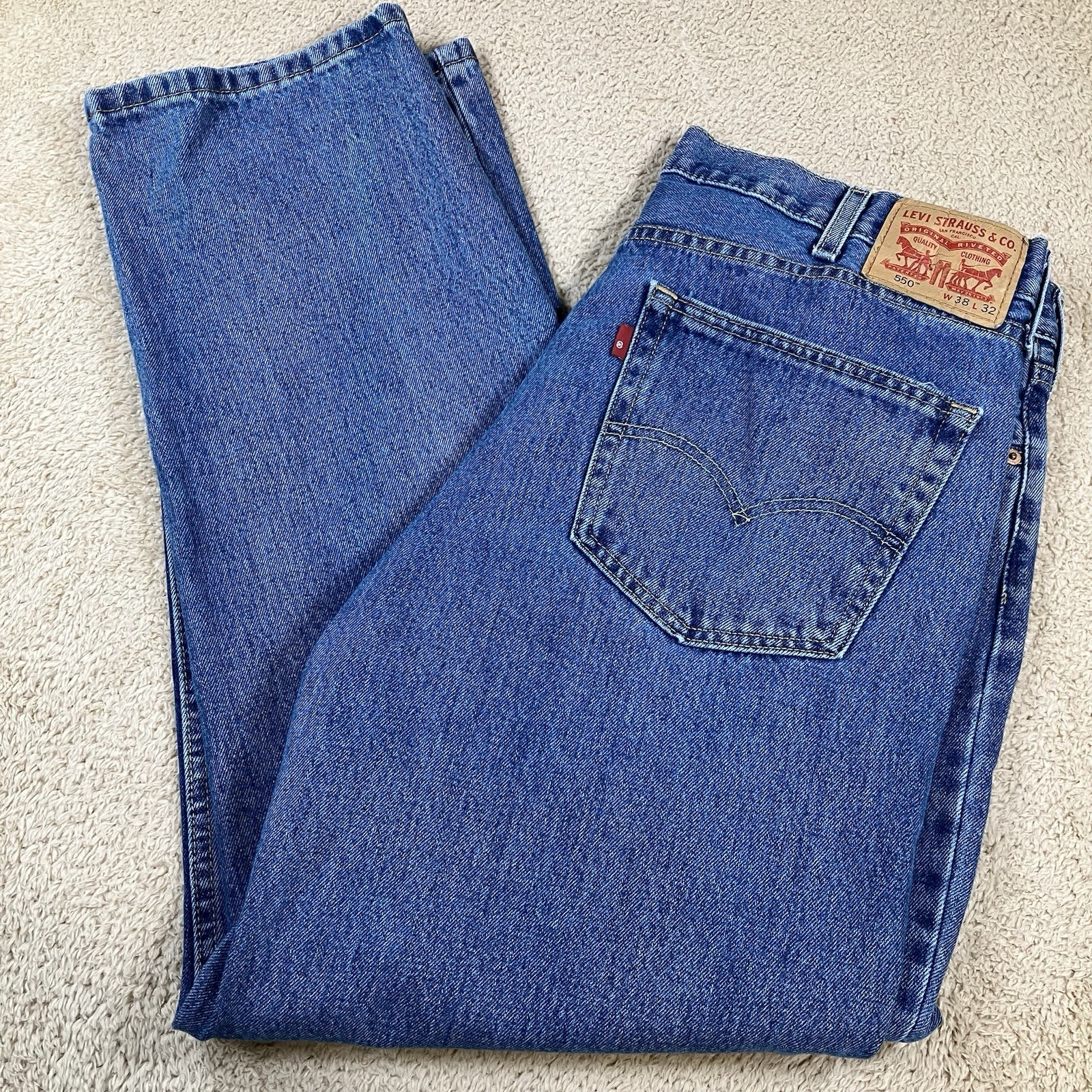 LEVI’S 550 Mens 38W x 31L Relaxed Fit Medium Stone Washed All Cotton Blue Jeans