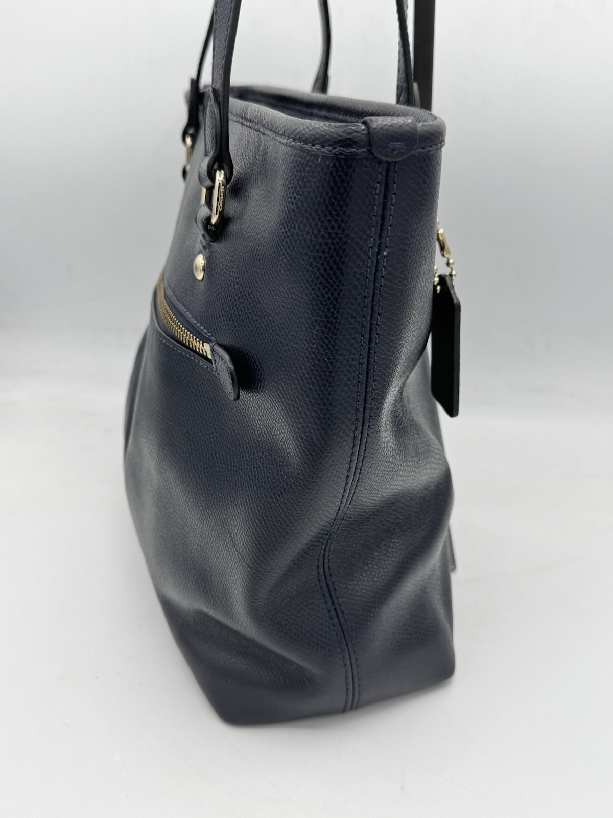 Coach Large Crossgrain Leather Tote for Women – Black (F79608)