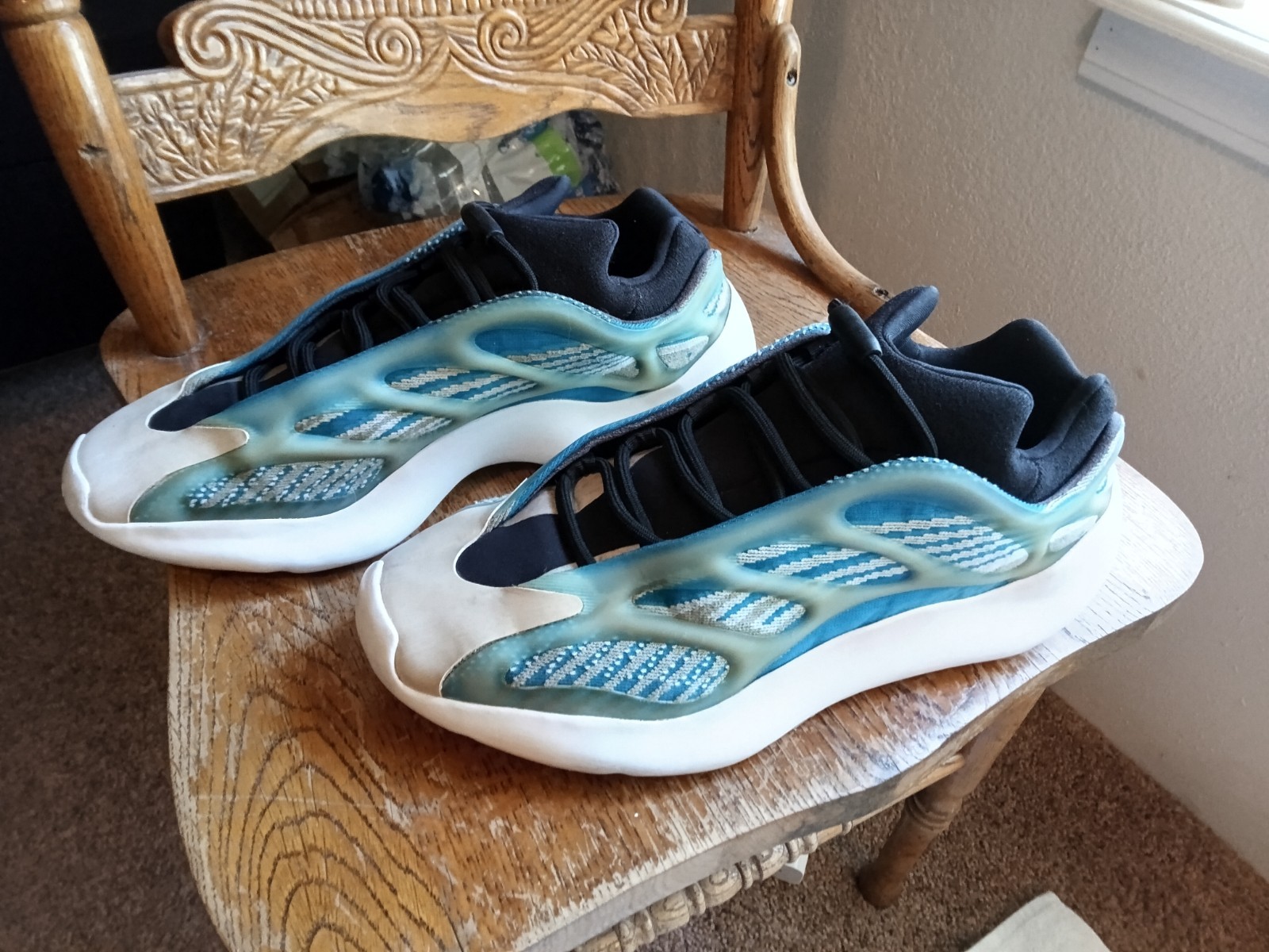 Size 10 – adidas Yeezy 700 V3 Arzareth