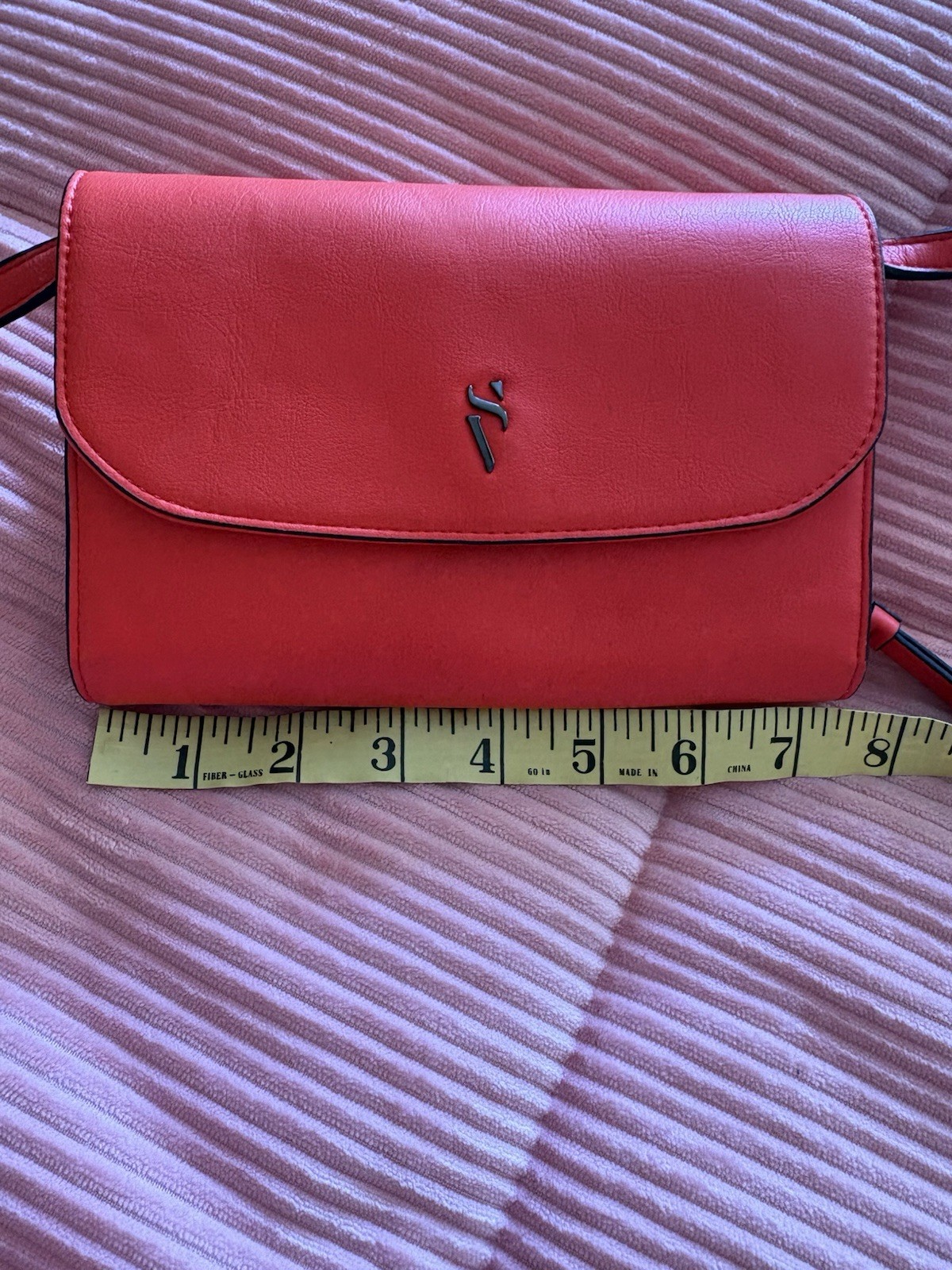 Women’s Crossbody wallet/small purse with Snap Closure, inside Zipper compart.