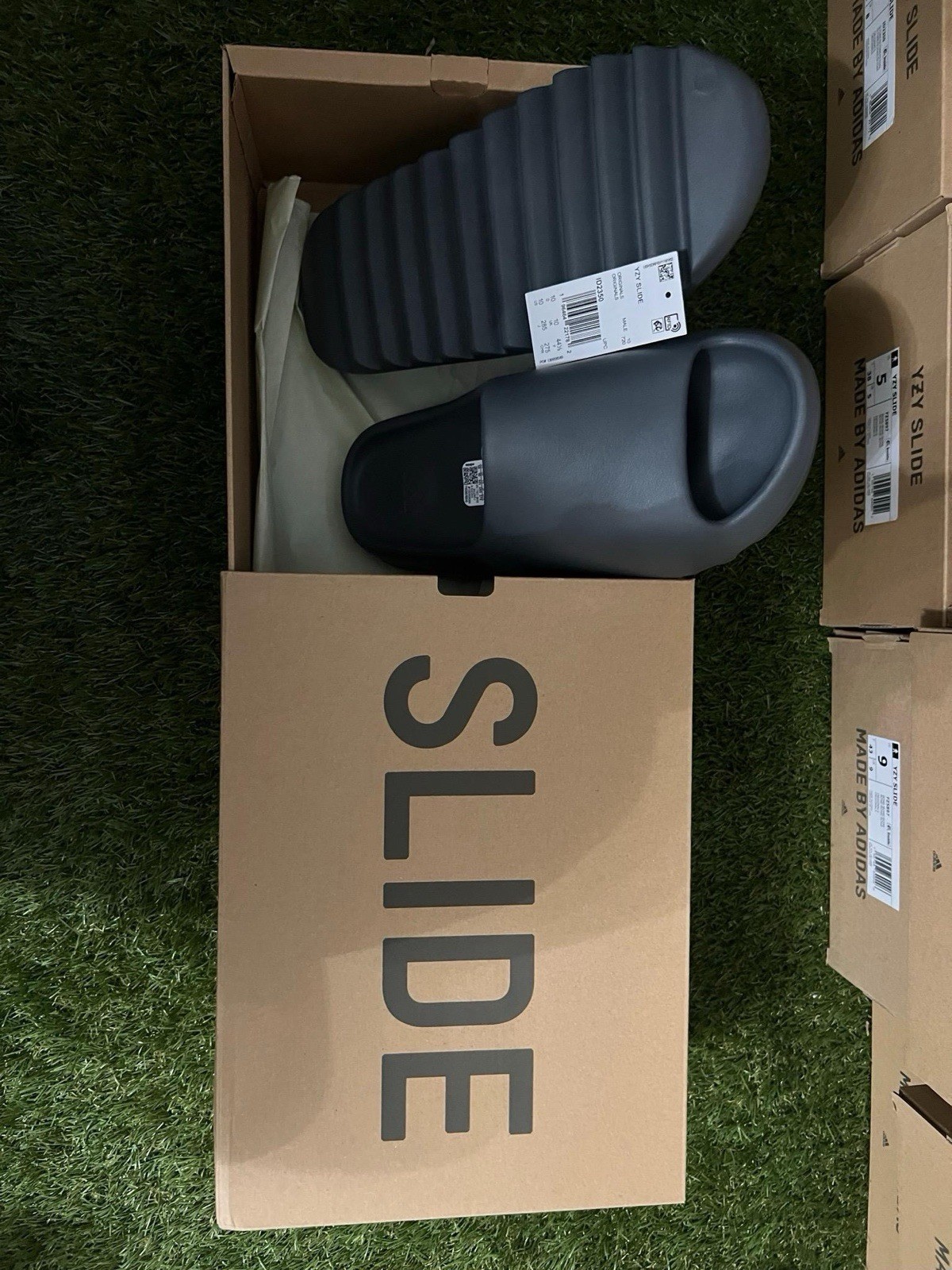 NEW IN BOX adidas Yeezy Slide Slate Grey ID2350 Men’s Size 10
