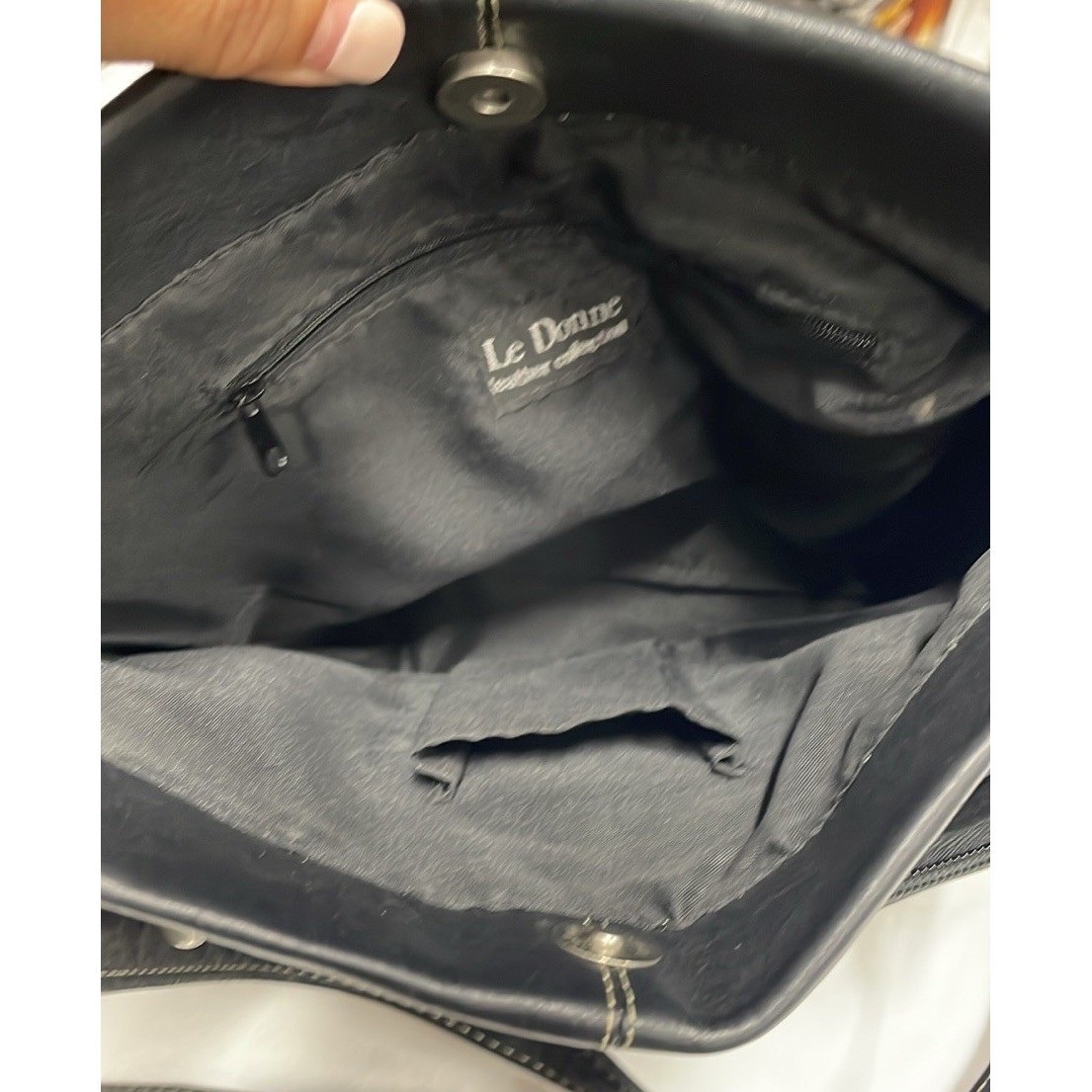Le Donne Leather Black Purse With Outside Pockets 10x8in