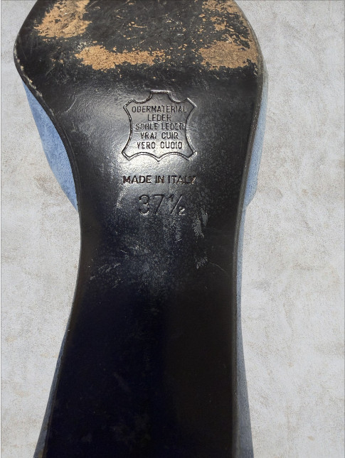 BARNEY’S NEW YORK — Blue Suede Mule Slides, Elegant Pointed Toe, Kitten Heels
