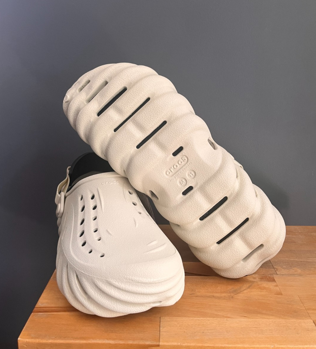 Crocs Bone (Off-White) / Black Echo Clogs US Men 9, 11 NWT