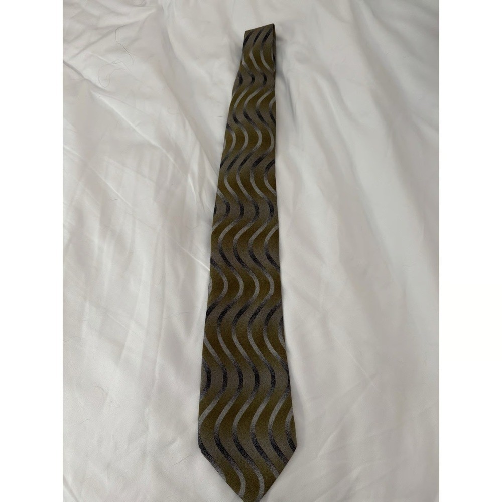 Von Furstenberg 100% Silk Wave Pattern Neck Tie Made In Italy