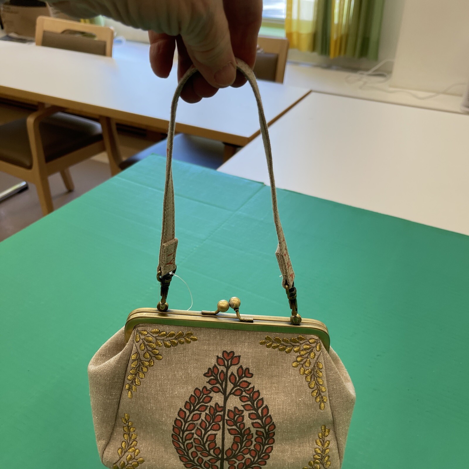 iYura Snap Closure Handbag With Shoulder Strap NET