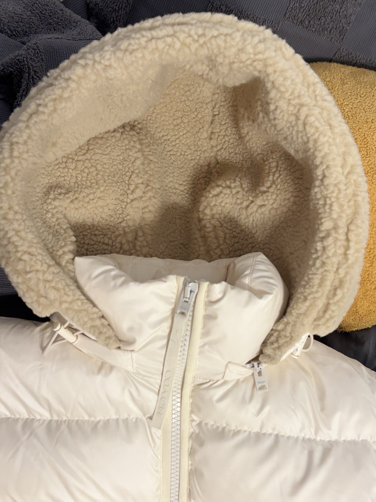 Authentic Coach Winter Goose Down Coat Cream/Ivory Womens Sz Medium Sherpa Hood
