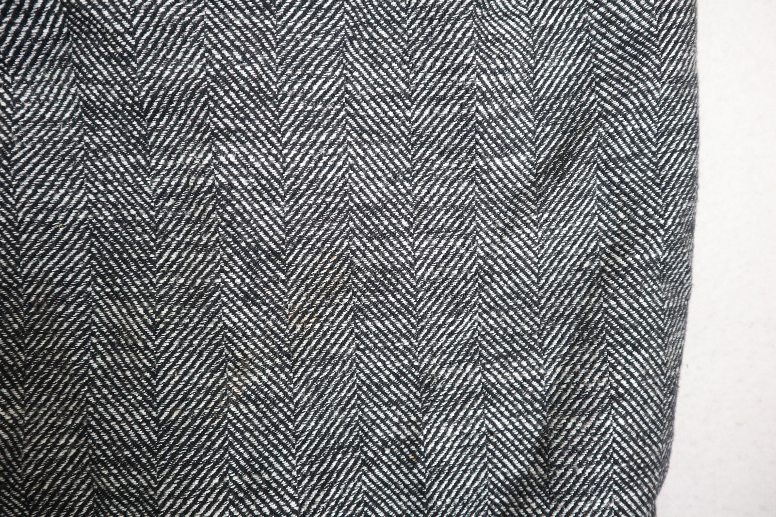 VINTAGE WOMEN’S BLACK & WHITE HERRINGBONE SKIRT SUIT – SAVILLE – SIZE 12P