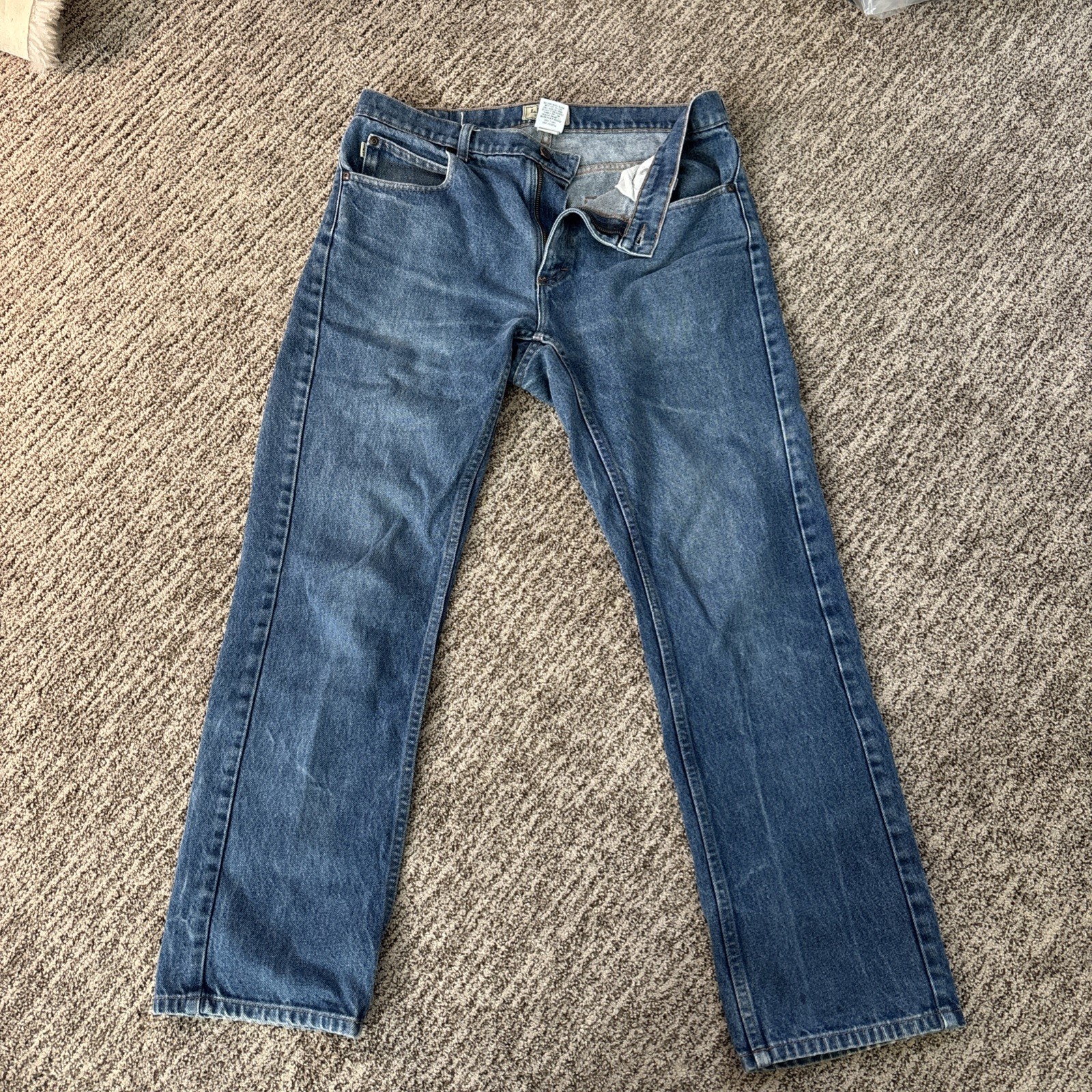 LL Bean Classic Fit Light Wash Blue Denim Jeans Mens 33×30 Straight Leg