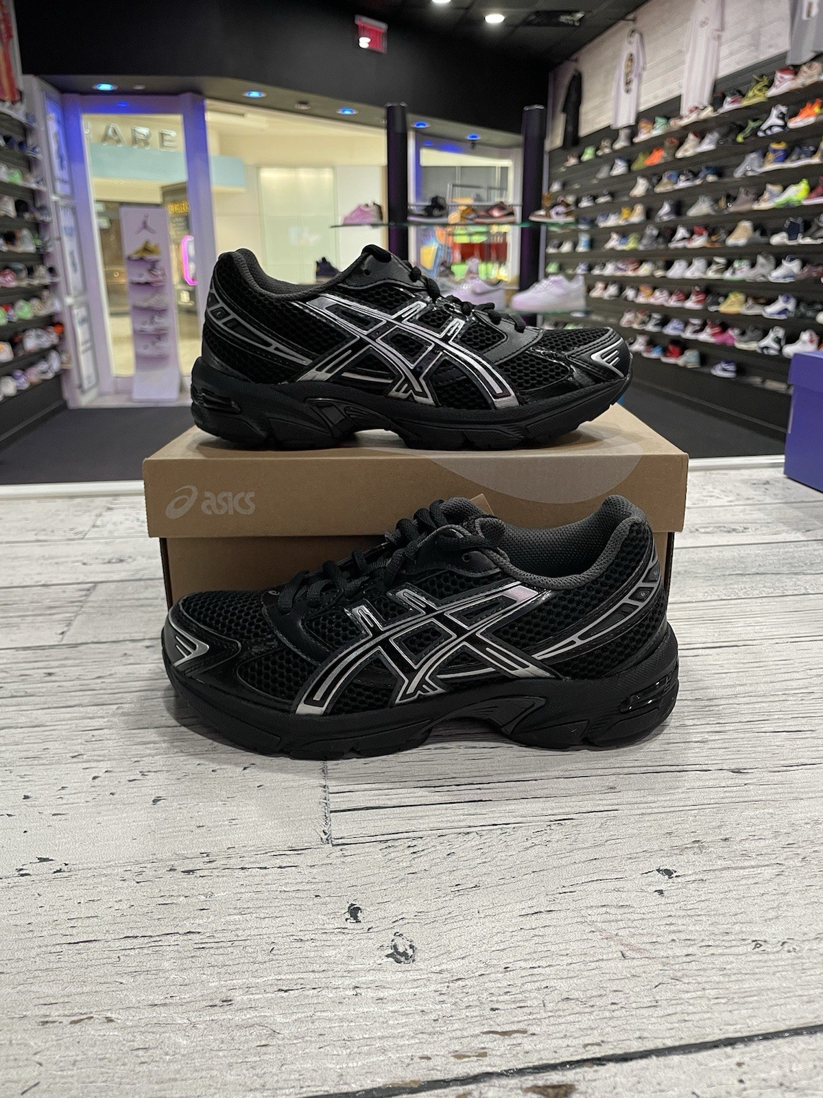 Size: 4M/5.5W – ASICS Gel-1130: Black/Pure Silver – NEW – 1201A906-001