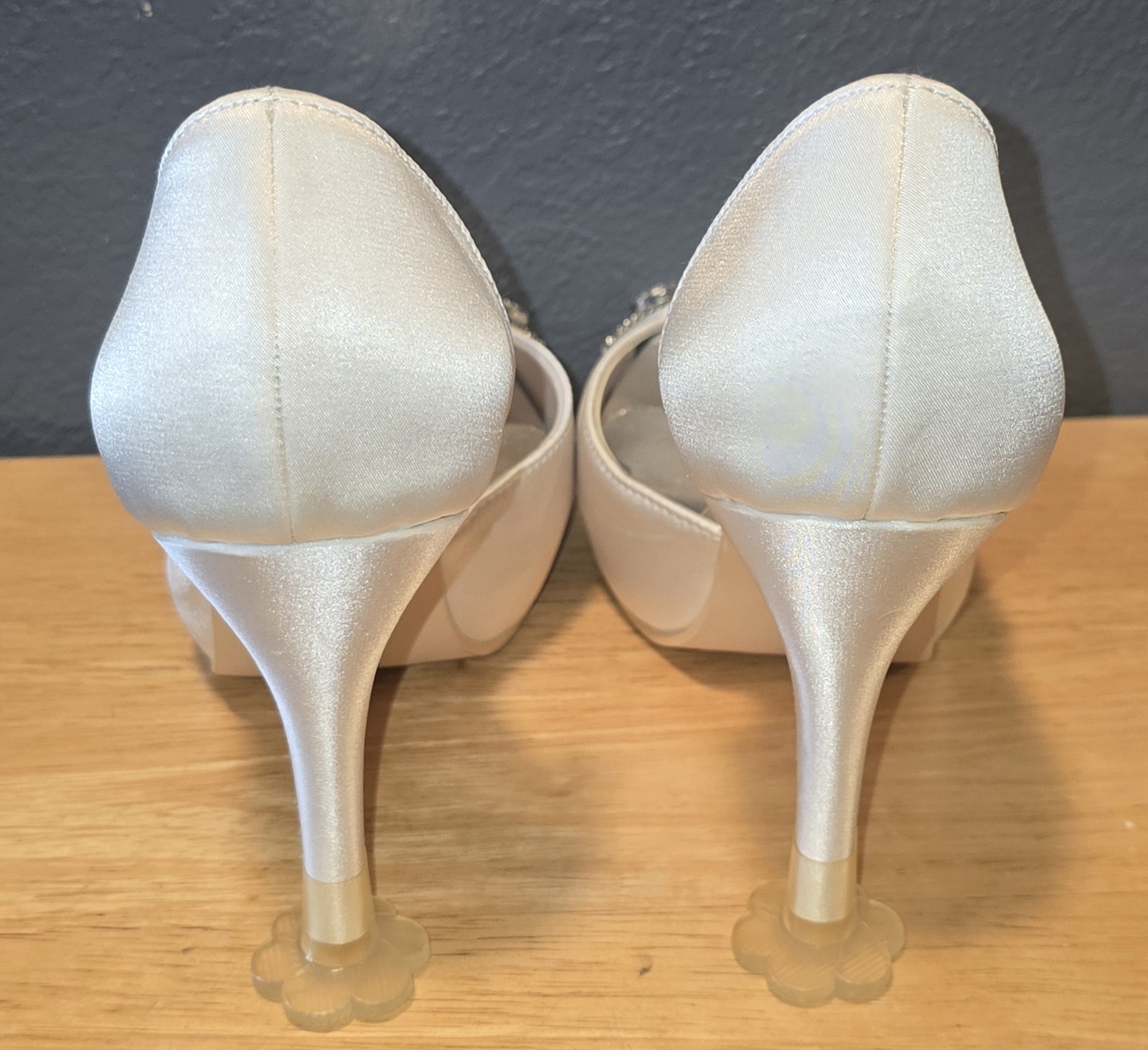 Elegant Park Satin Wedding Shoes For Bride Size 7 Ivory Crystal Vine