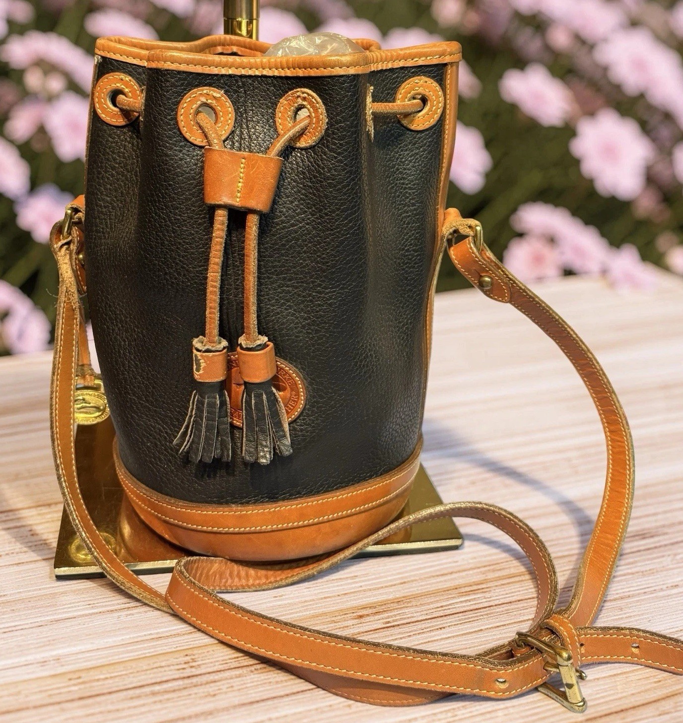 Dooney Bourke Vintage Black Small Drawstring Bucket Shoulder Bag Leather Retro