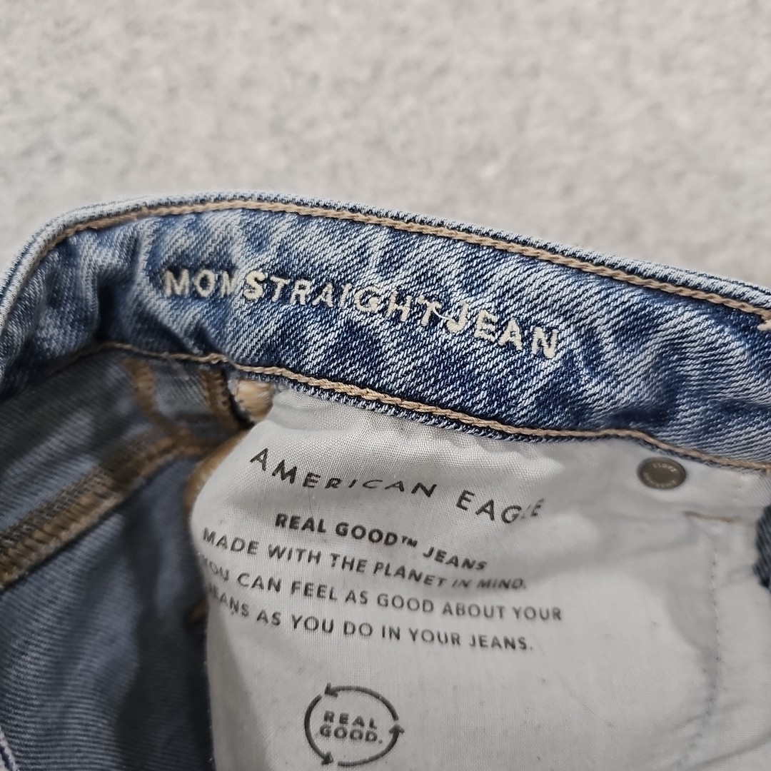 American Eagle Jeans Women’s Sz 4 Blue Strigid Mom High Rise Straight Light Wash