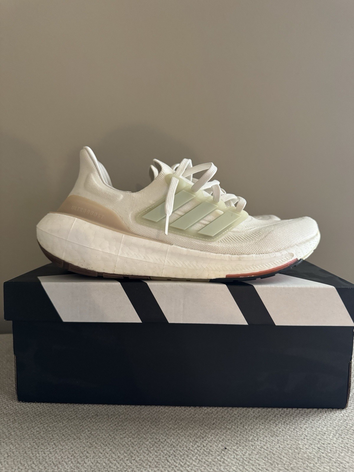 adidas UltraBoost Light unisex women’s 10.5 men’s 9.5 NO BOX