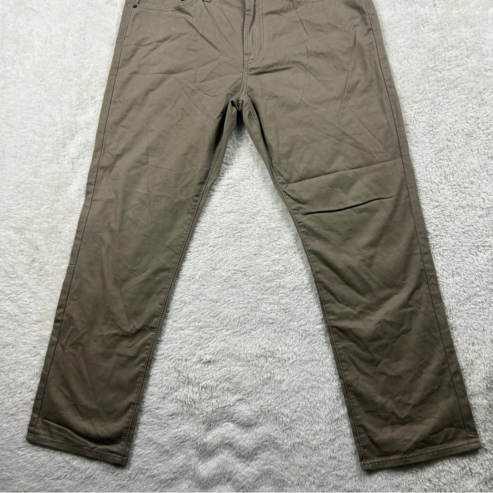 Kirkland Signature Men’s Khaki Pants Size 36 x30 Straight Fit Chino Trousers