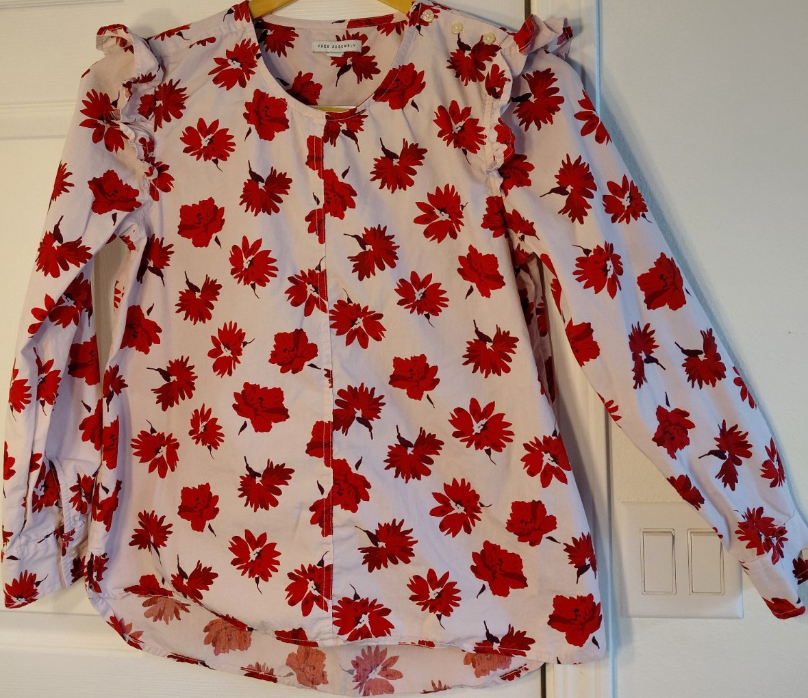 Free Assembly Women’s M Light Pink/Red Floral Long Sleeve ButtonUp Cotton Blouse