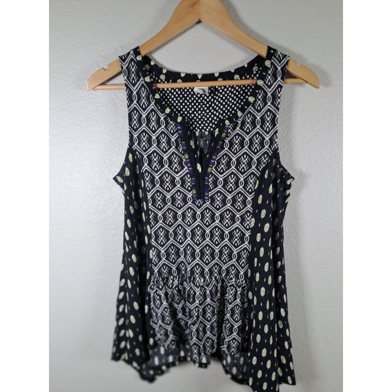 Akemi + Kin Anthropologie Mixed Print Peplum Tank Top Black White Green Small