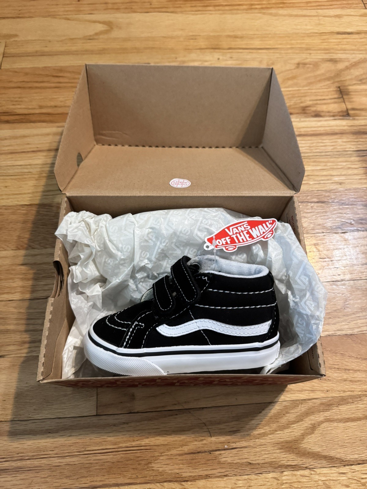 VANS Knu-Skool Black White Sneakers Size 8.5M / 10 W New In Box