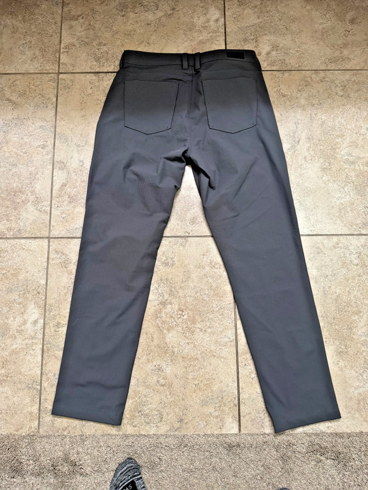 Rhone Men’s Commuter Pro 5-Pocket Pant 32W 31L Dark Gray, Excellent Condition