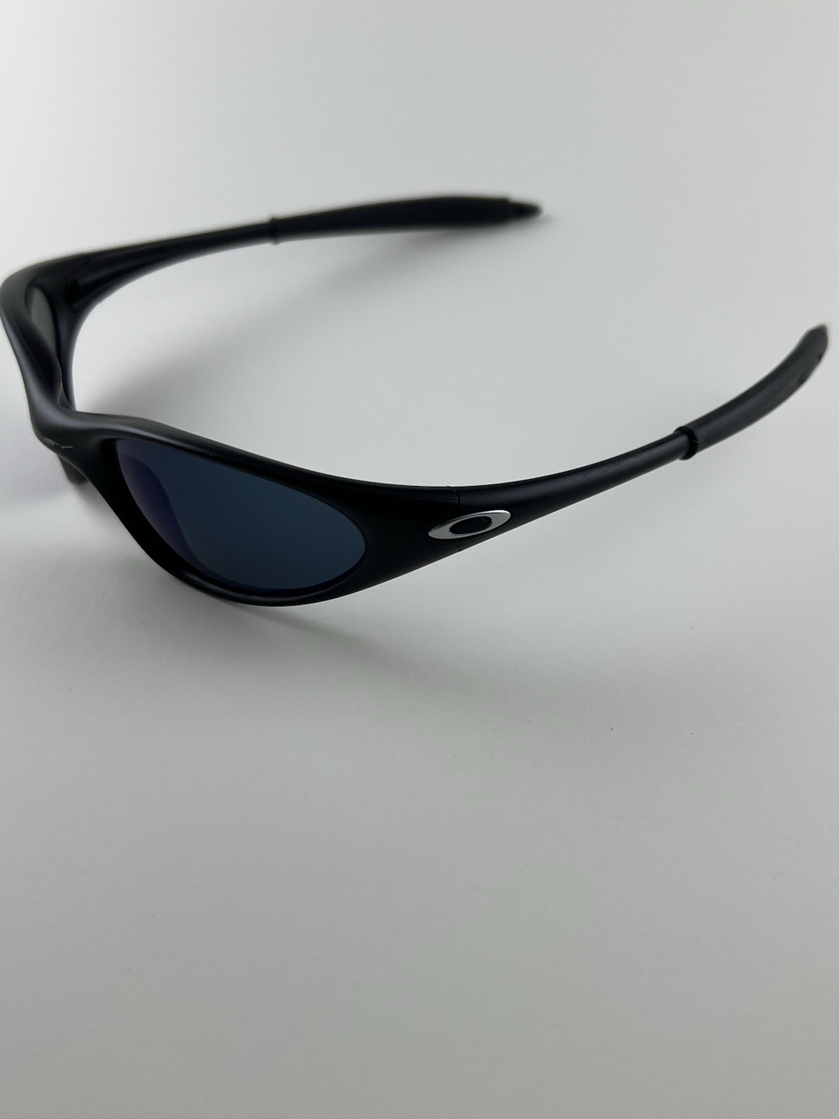 Oakley Minute 1.0 Matte Black Frame Ice Iridium Lens Silver Icons XX RARE