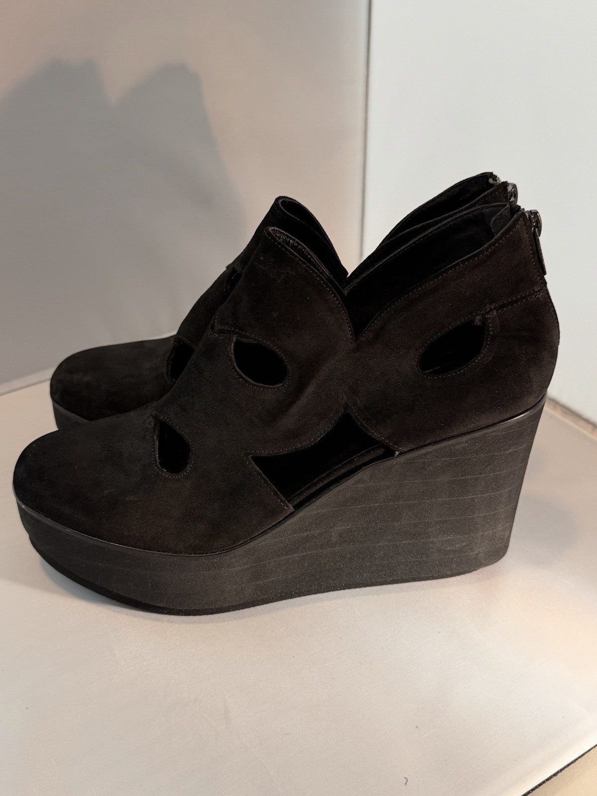 Robert Clergerie Paris Sz 8 Designer Black Suede Platform Heels Wedges Women