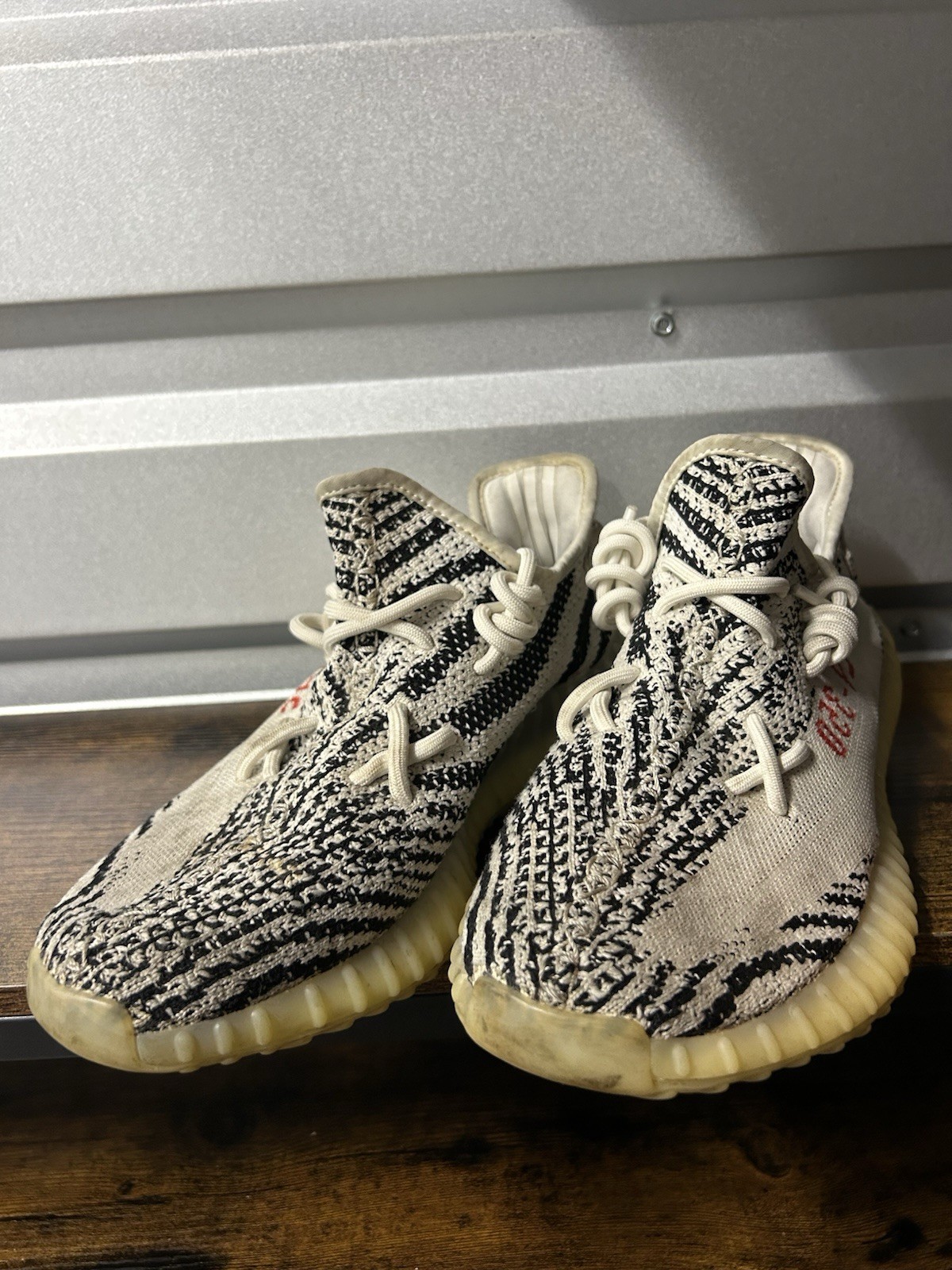 adidas Yeezy Boost 350 V2 Zebra 9 US No Box