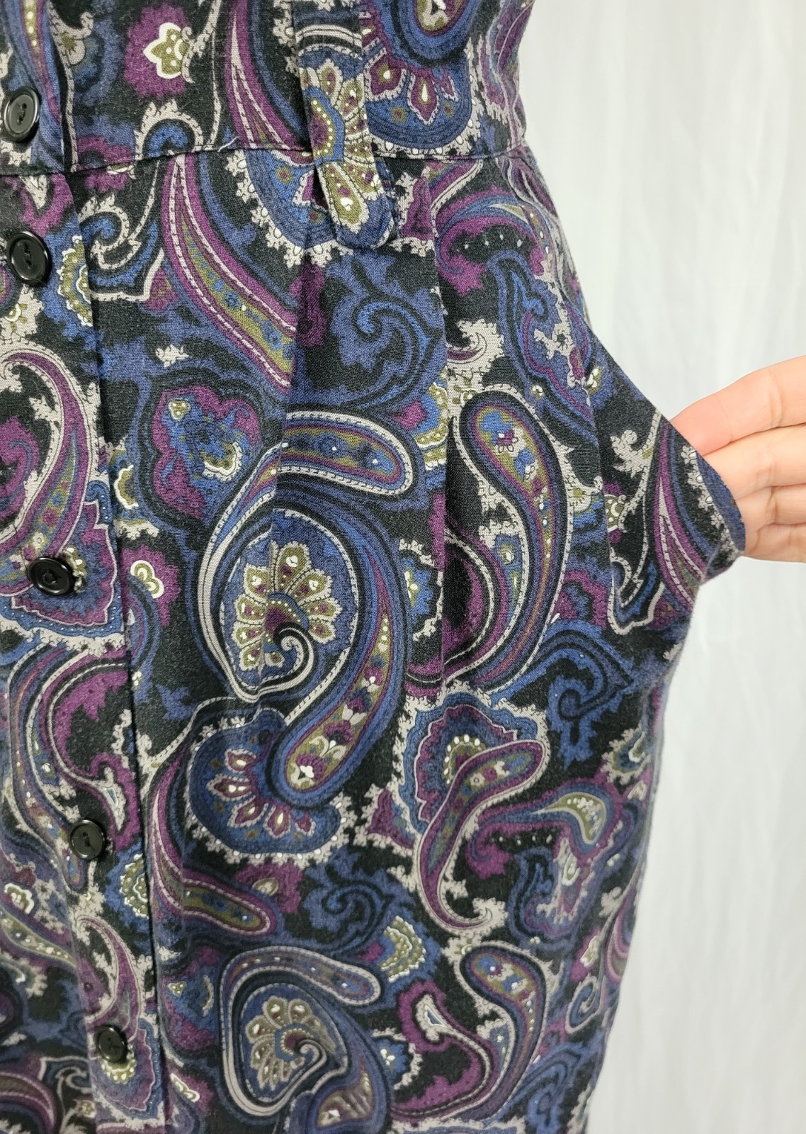 Vintage Outback Red Blue/Purple/Grey Paisley Jumper w Deep Neckline Size 8