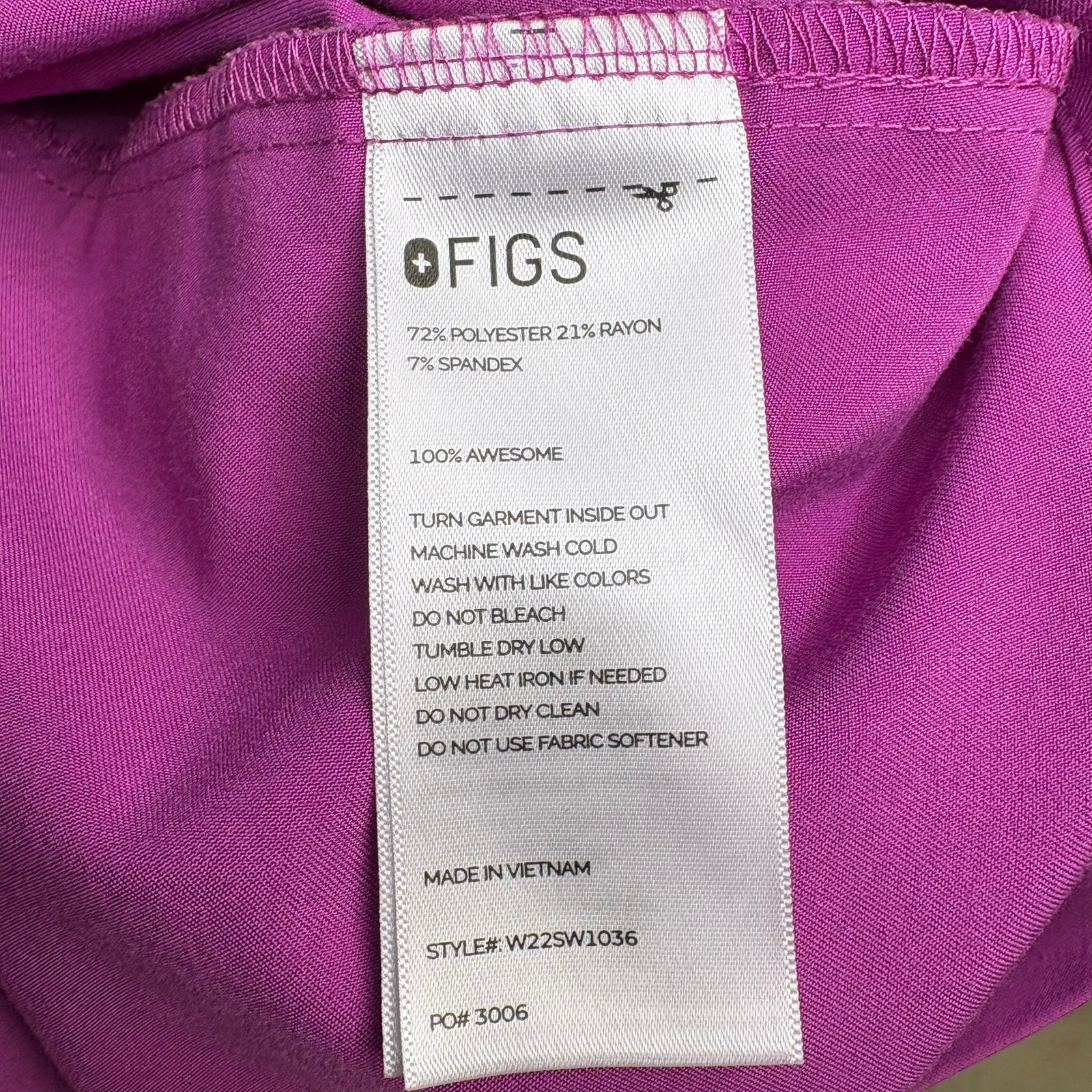 FIGS Rafaela Oversized Pocketed Stretch Scrub Top Pink Magenta Womens Sz M