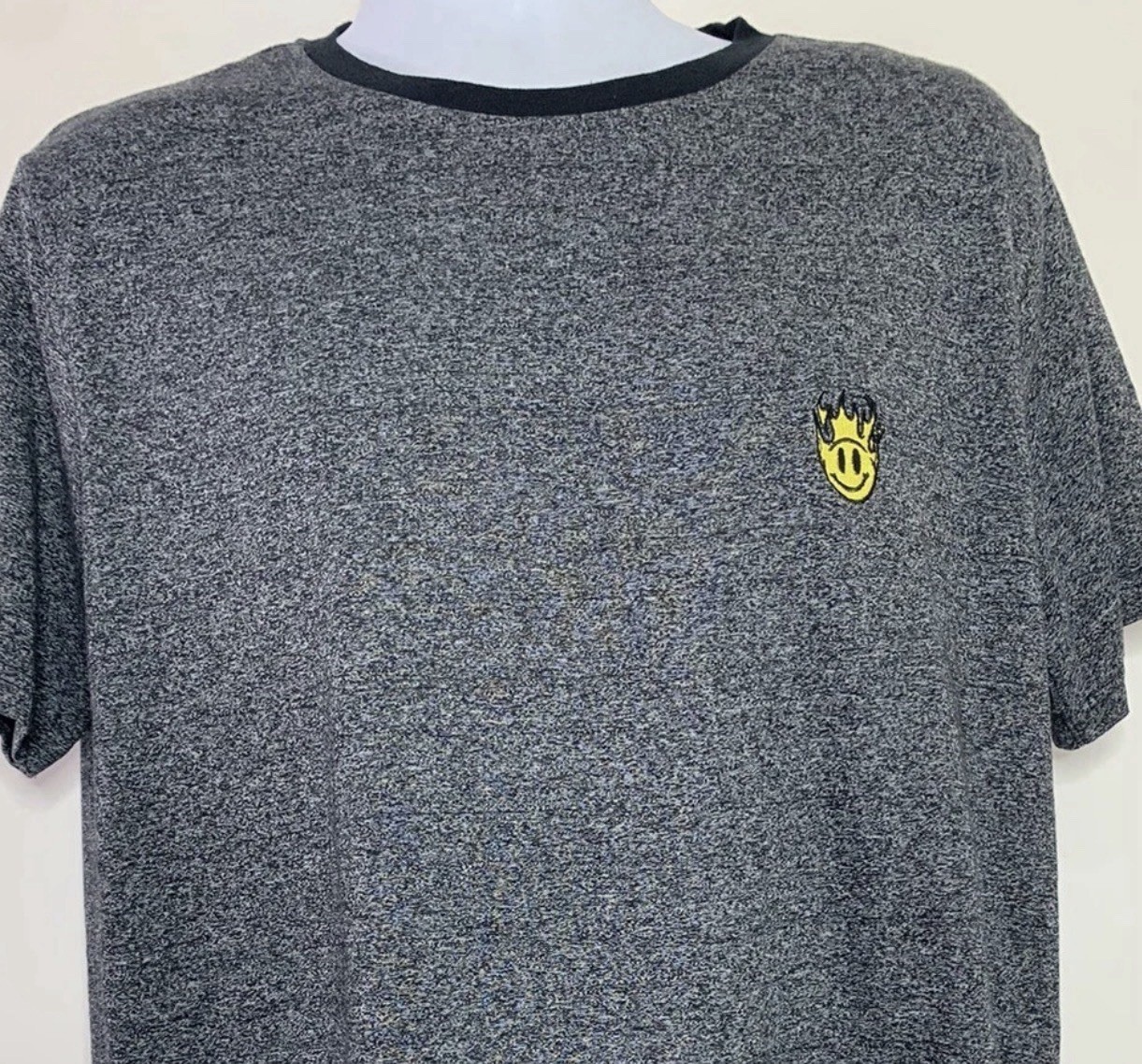 WXYZ Men’s Flaming Happy Face Heather Grey T Shirt Size Large New NWT