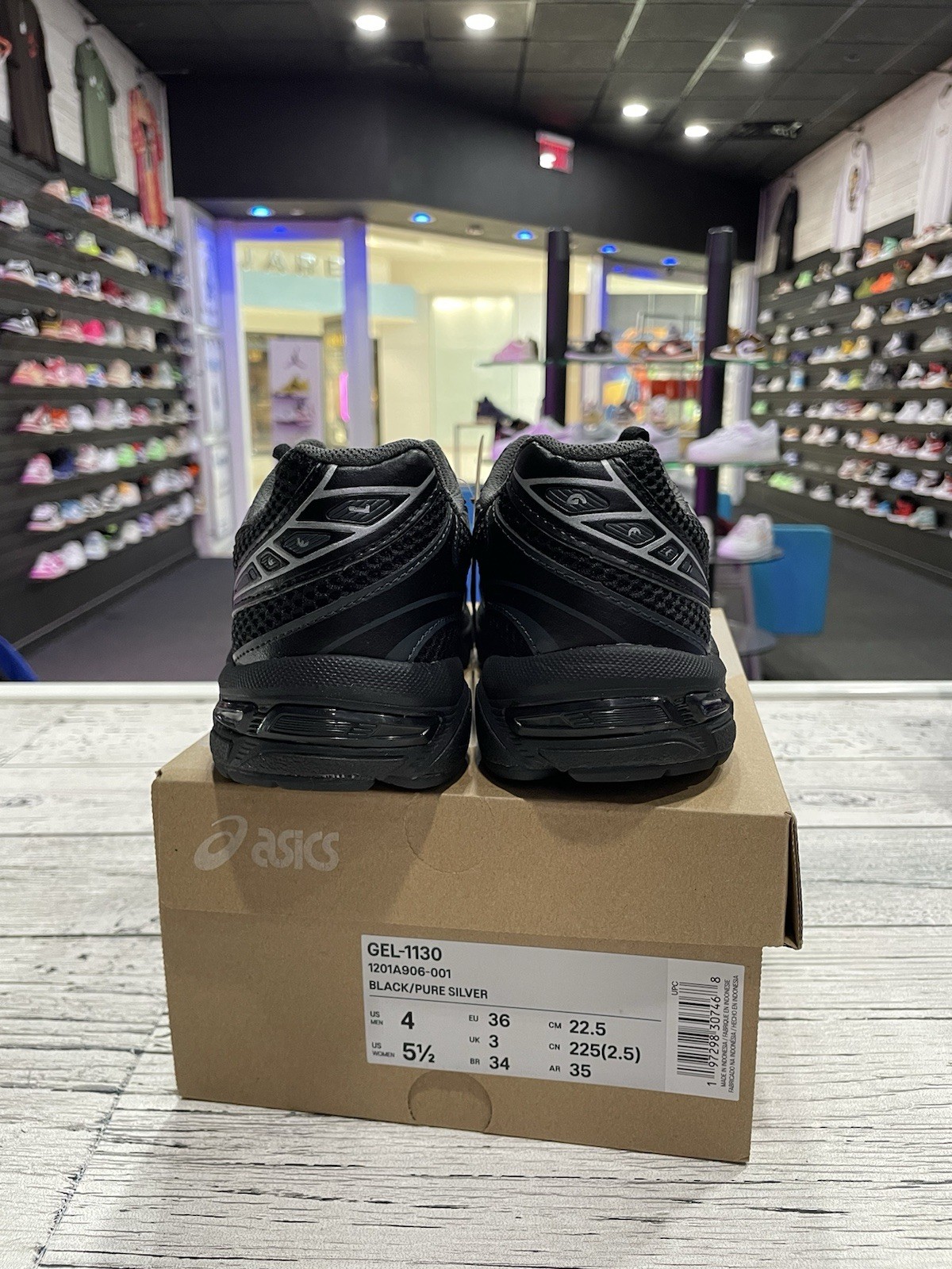 Size: 4M/5.5W – ASICS Gel-1130: Black/Pure Silver – NEW – 1201A906-001