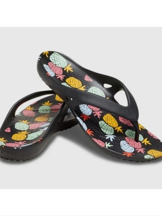WOMEN’S CROCS KADEE II BLACK/MULTI PINEAPPLES FLIP FLOP BEACH/POOL SANDAL 7 NWT